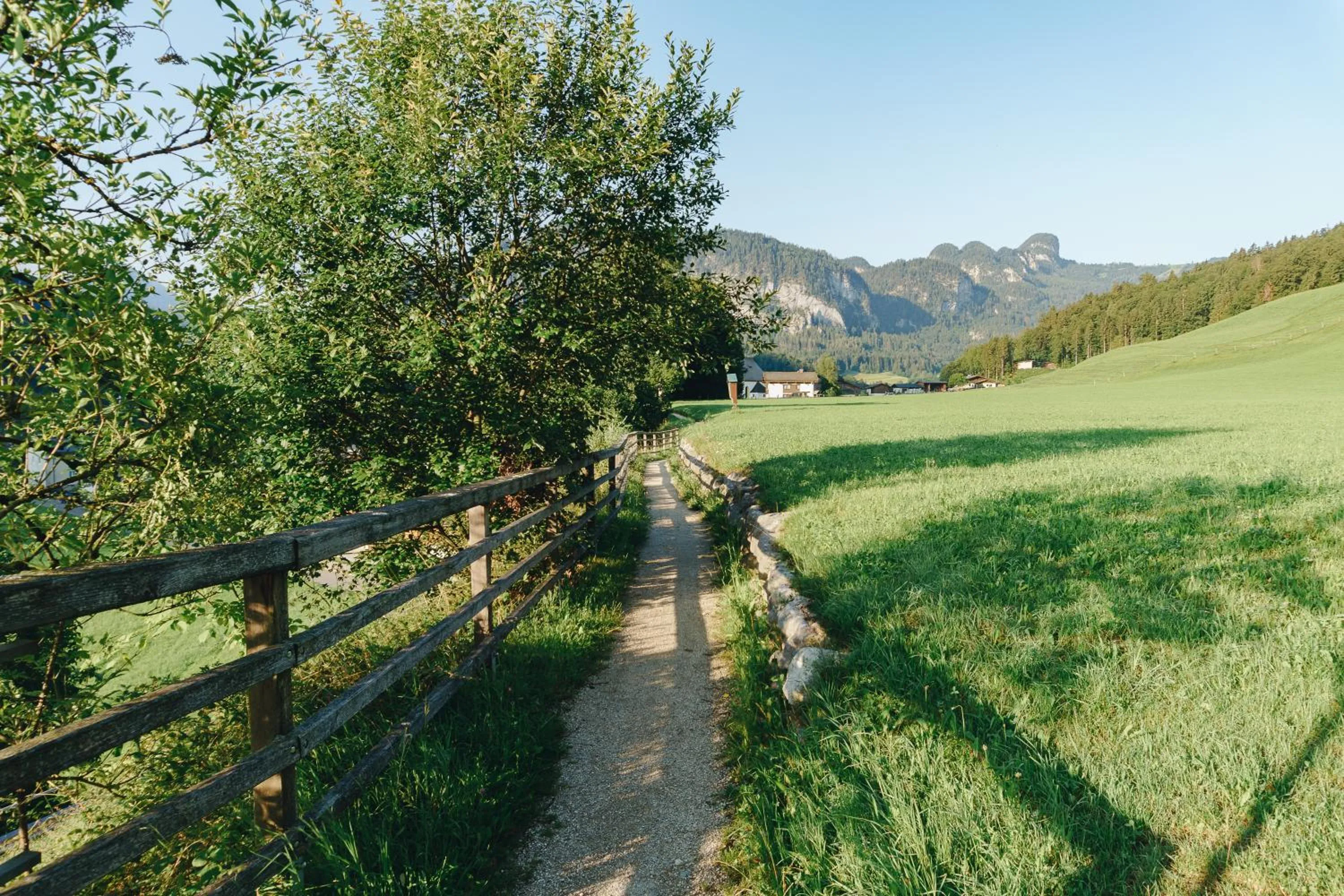 Hiking in Dorfcafe Unken Hotelpension sWirtshaus im Dorf
