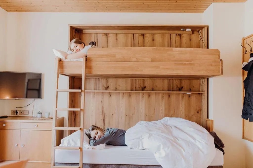 Bedroom, Bed in Dorfcafe Unken Hotelpension sWirtshaus im Dorf