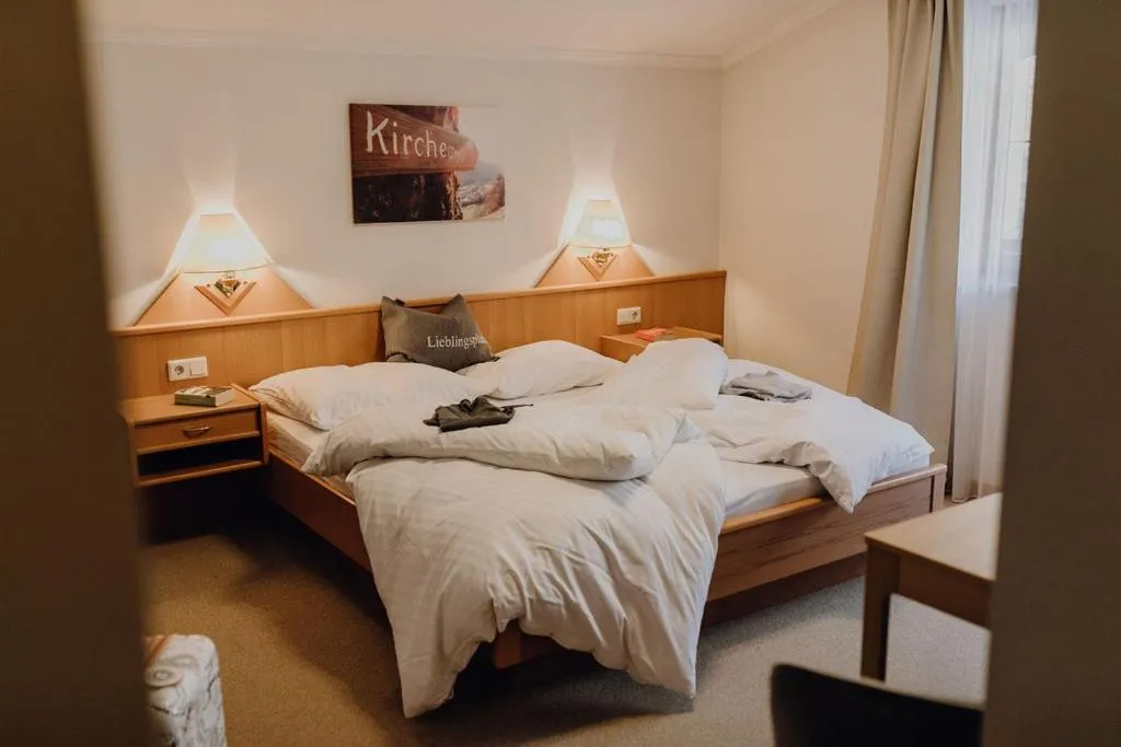 Bedroom, Bed in Dorfcafe Unken Hotelpension sWirtshaus im Dorf