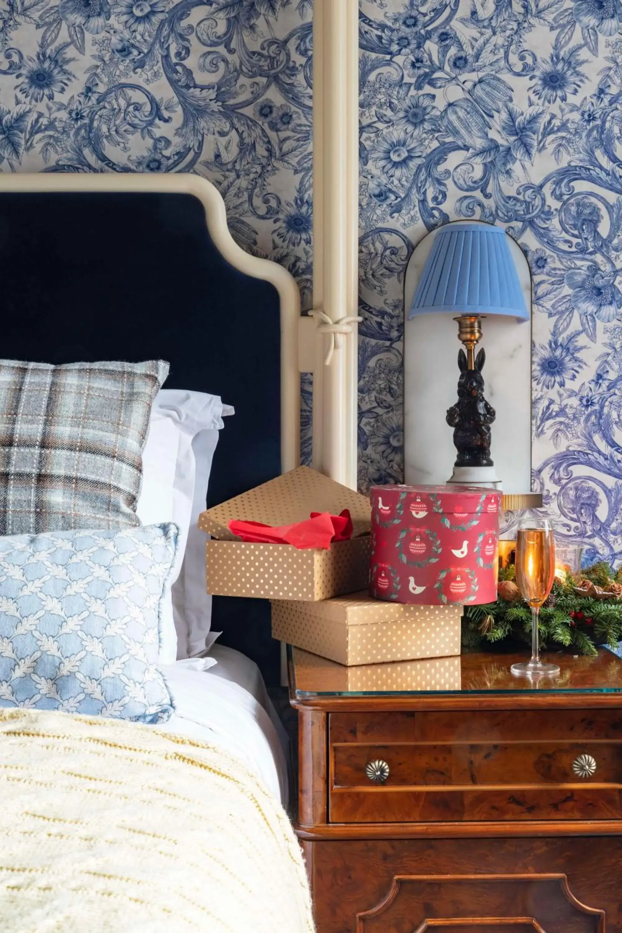 Bed in The Randolph Hotel Oxford, a Graduate by Hilton Hotel Bed in The Randolph Hotel Oxford, a Graduate by Hilton Hotel