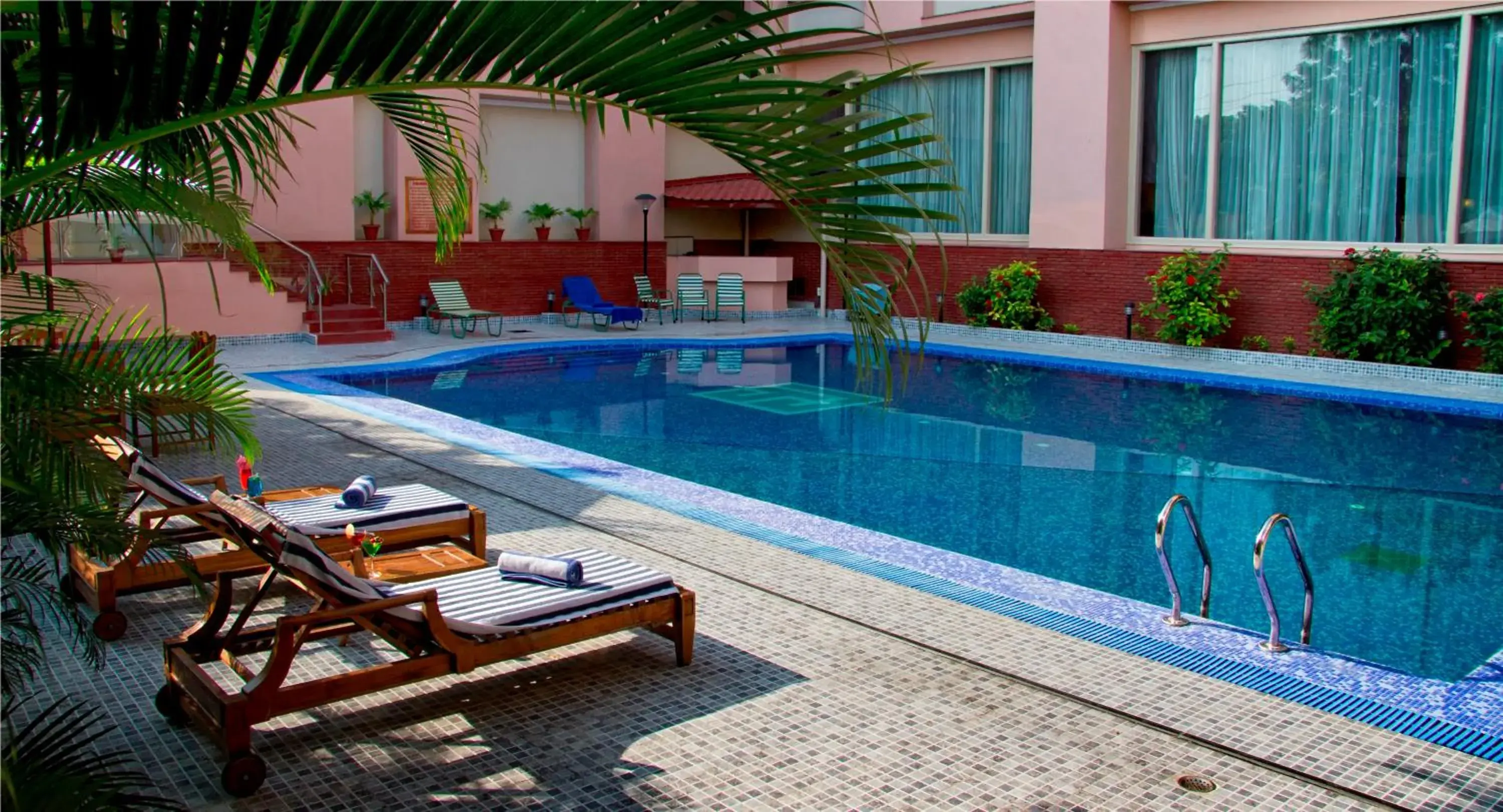 Swimming pool in The Piccadily Swimming pool in The Piccadily