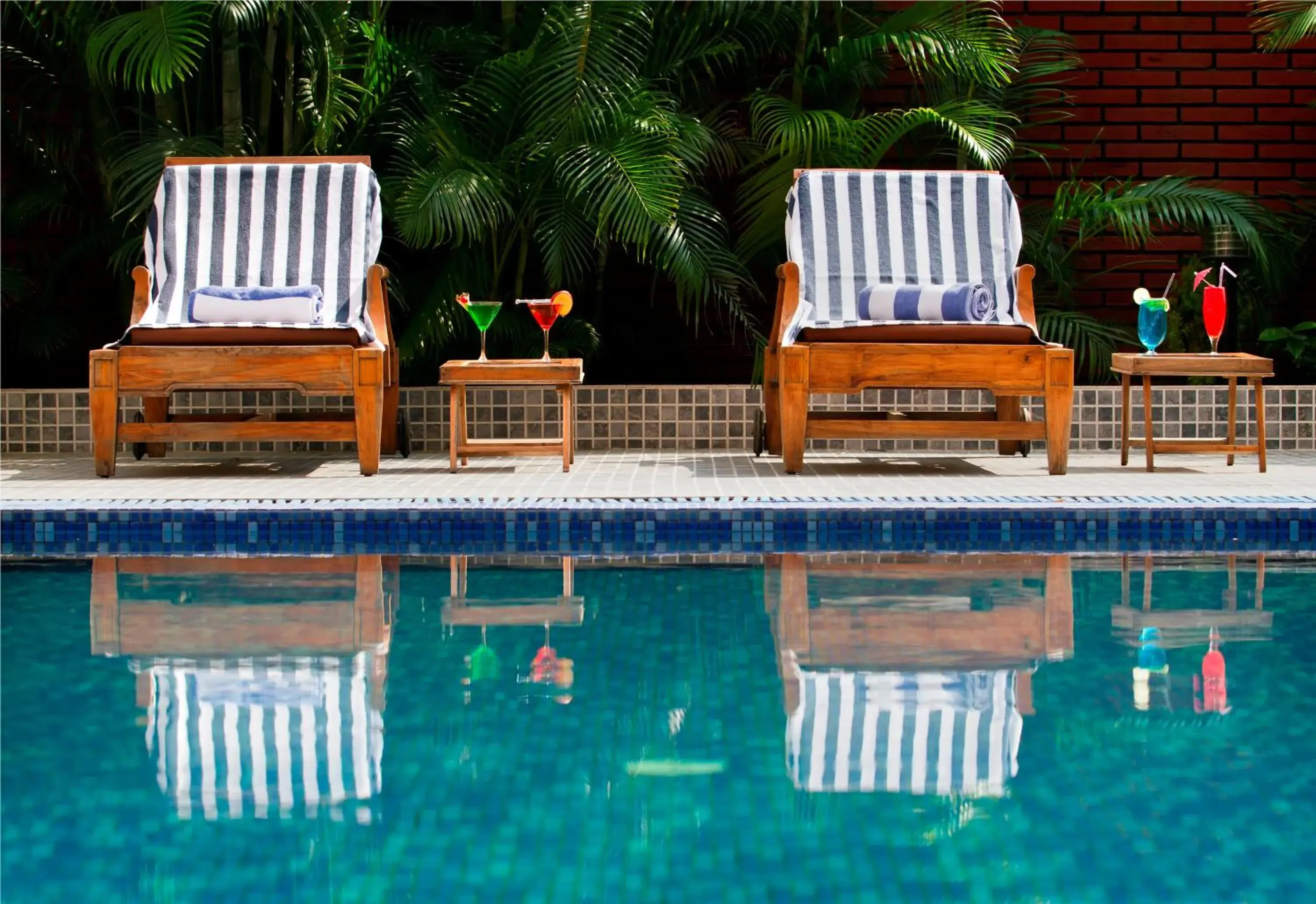 Swimming pool in The Piccadily Swimming pool in The Piccadily