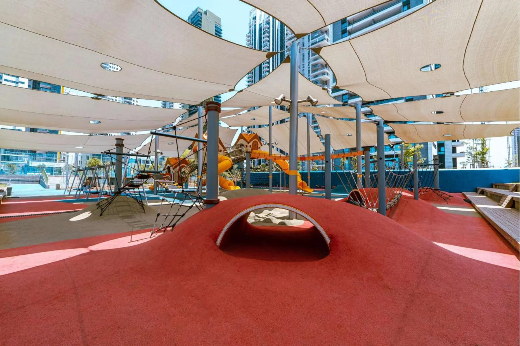 children in Motel Hofim