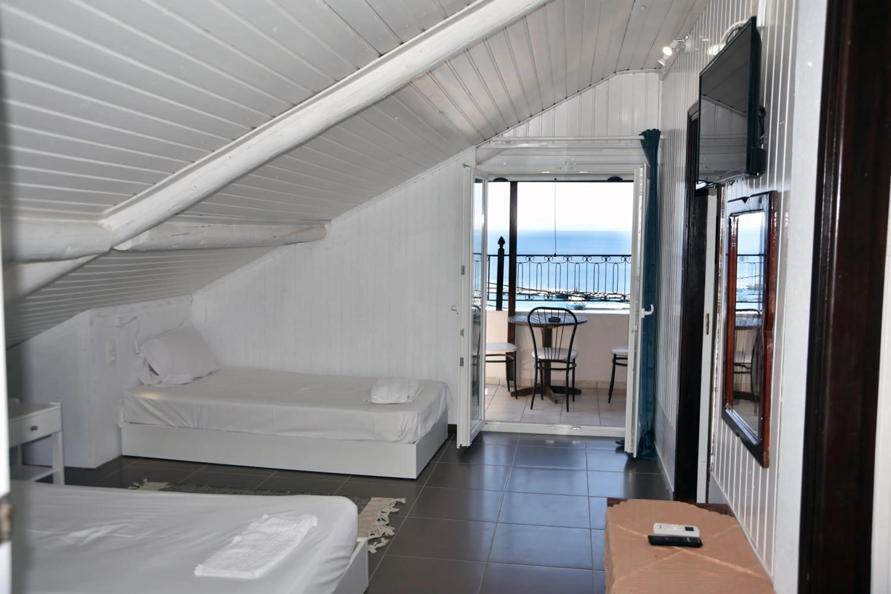 Bed in Jimmy's Apartments