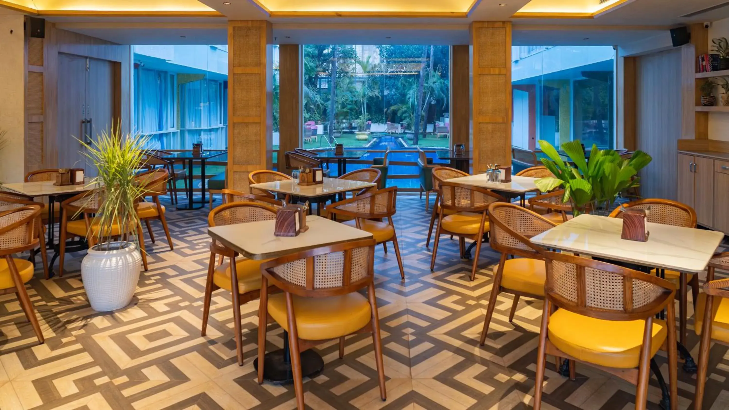 Restaurant/places to eat in Sandoz Vagator Goa Restaurant/places to eat in Sandoz Vagator Goa