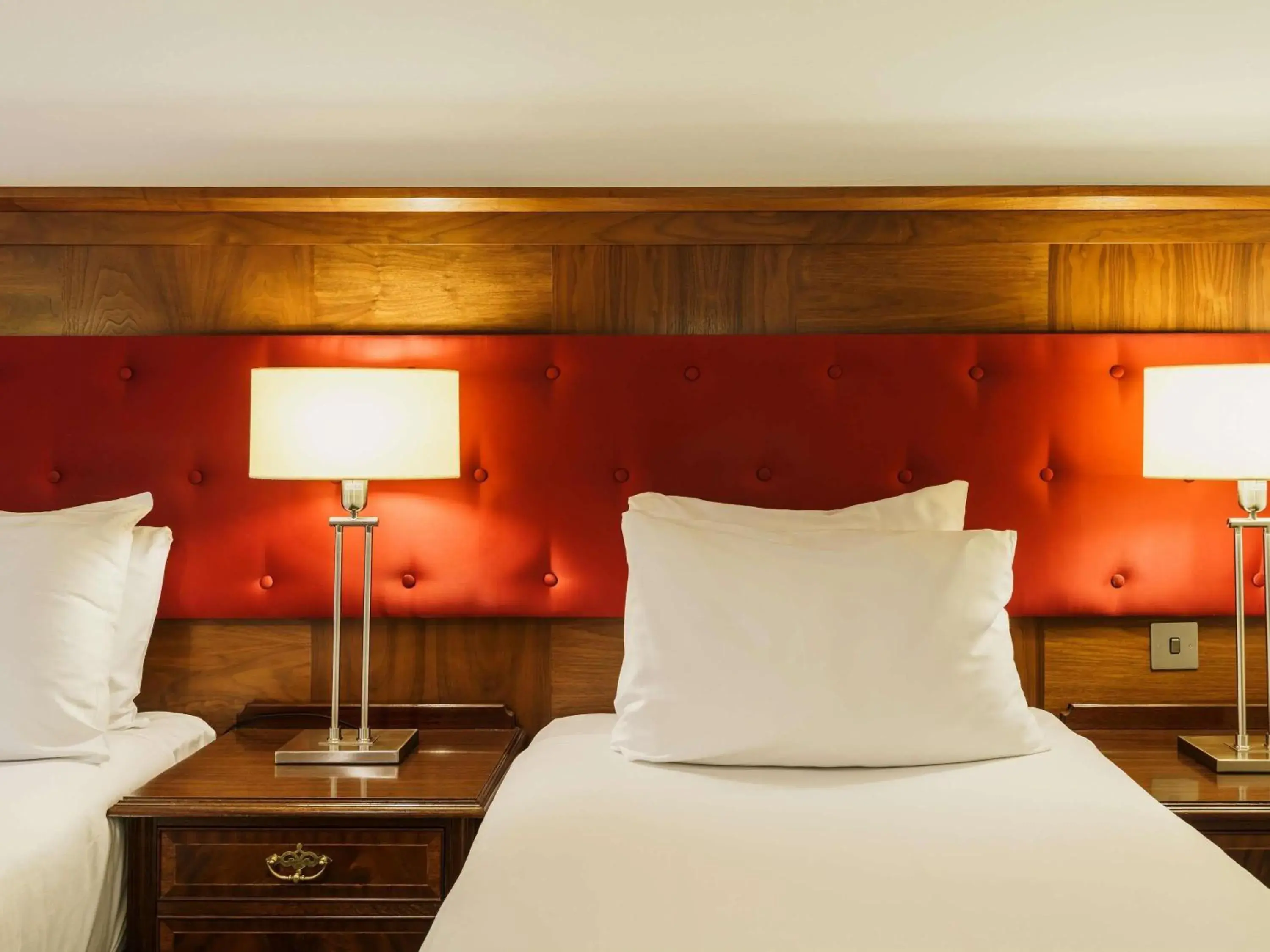 Bedroom, Bed in Mercure Exeter Southgate Hotel Bedroom, Bed in Mercure Exeter Southgate Hotel