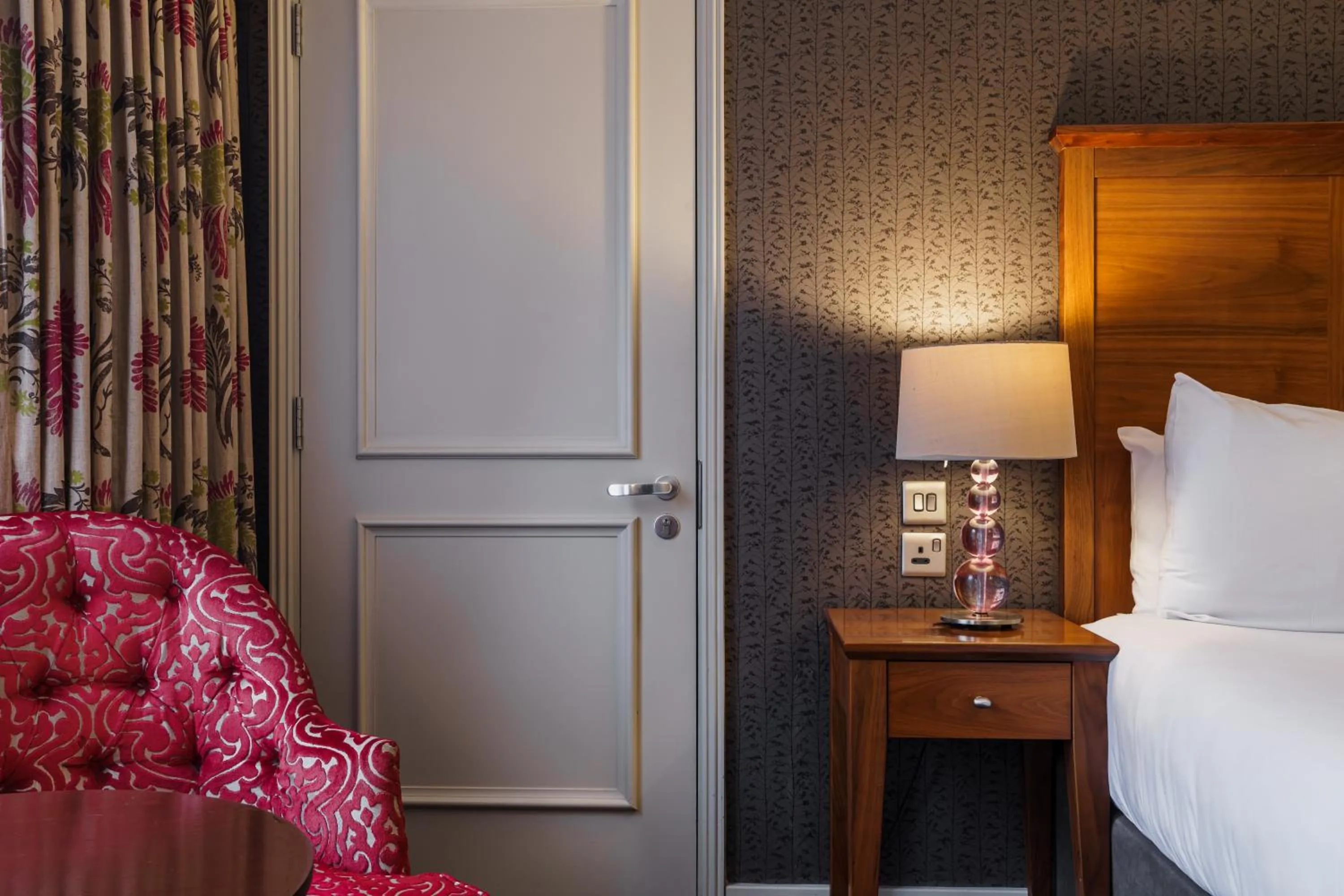 Bedroom, Bed in Mercure Exeter Southgate Hotel