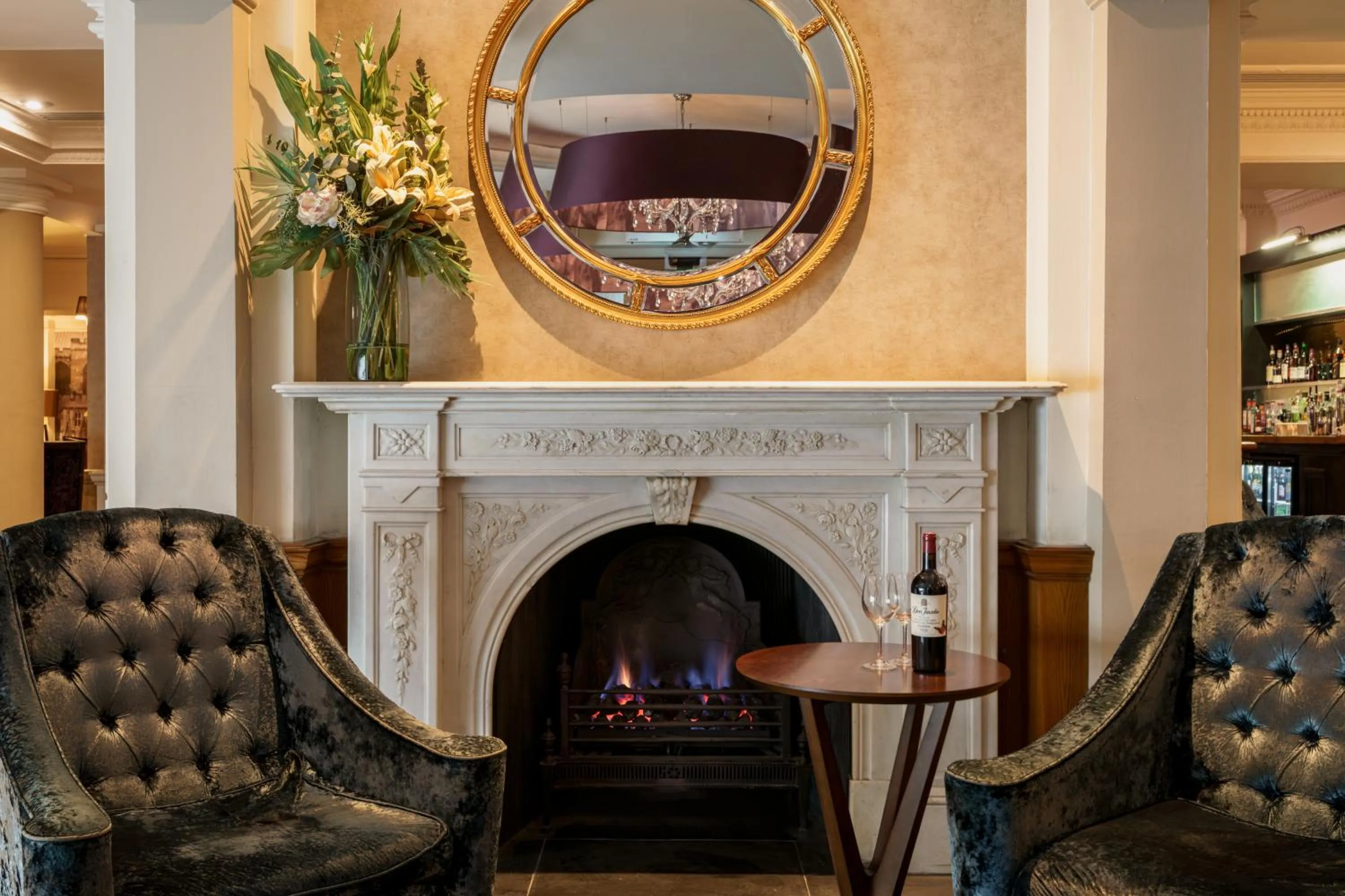 Lobby or reception in Mercure Exeter Southgate Hotel