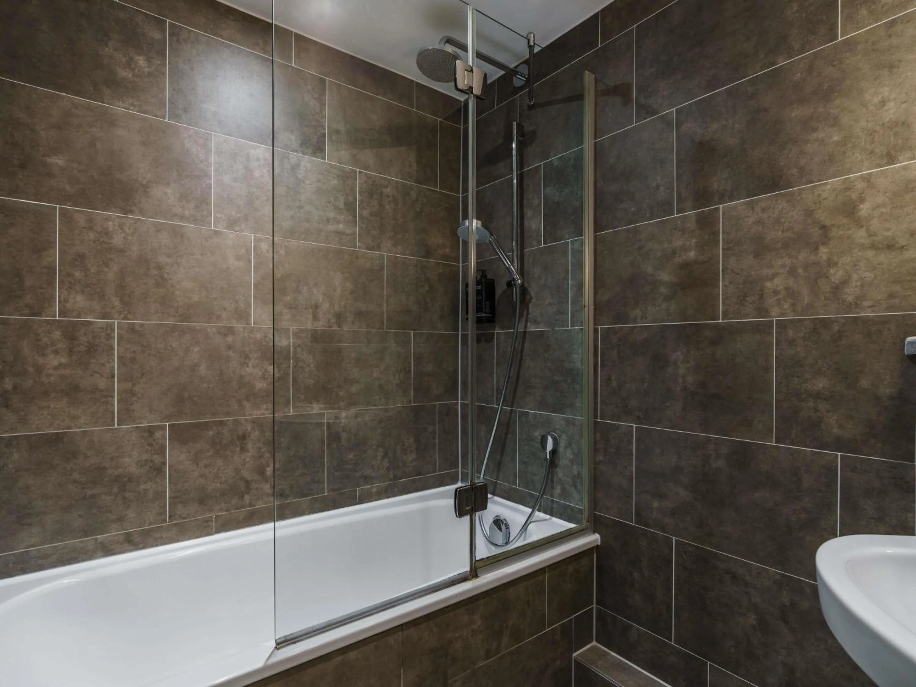 Bedroom in Mercure Exeter Southgate Hotel