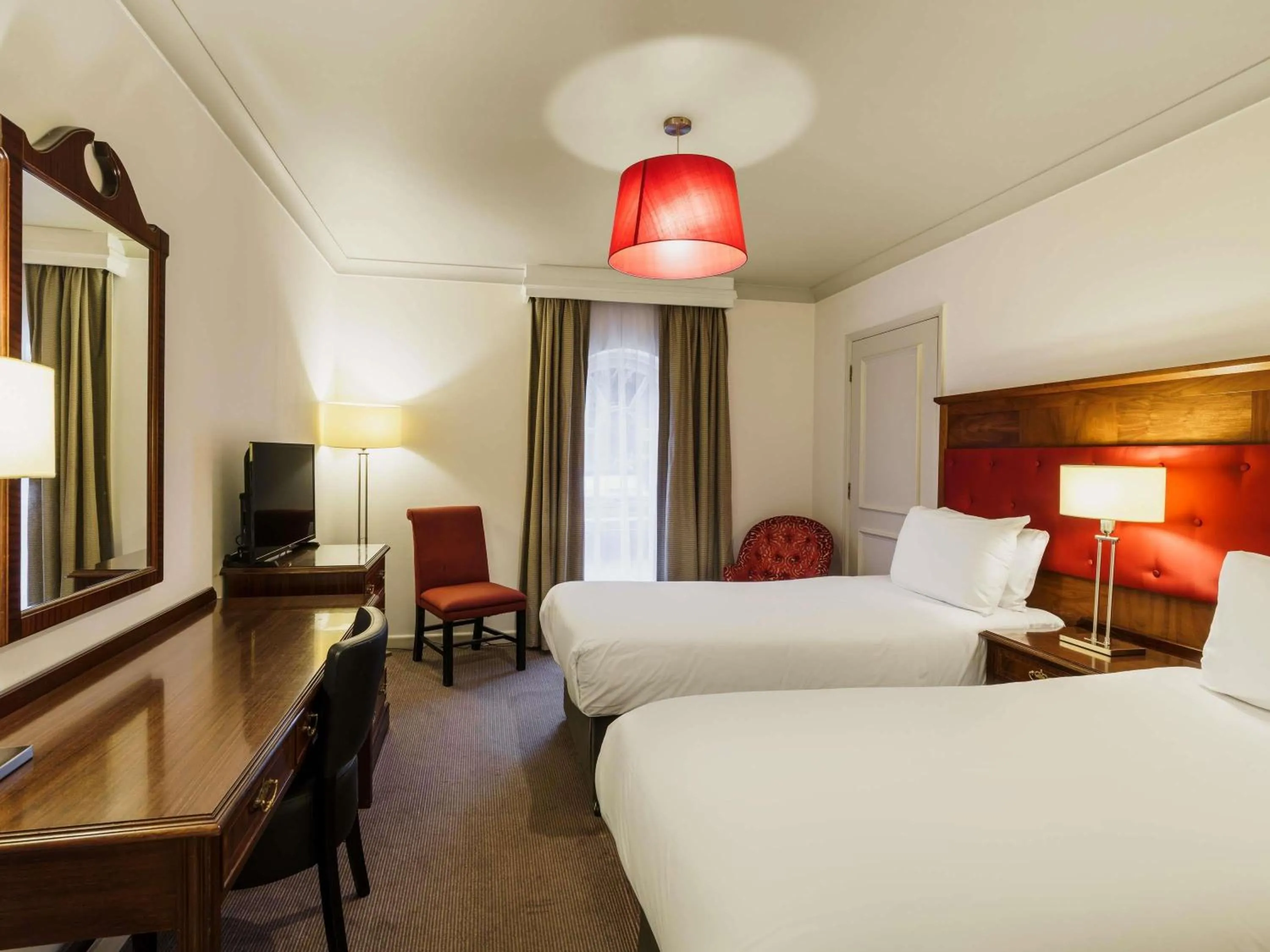 Bedroom, Bed in Mercure Exeter Southgate Hotel