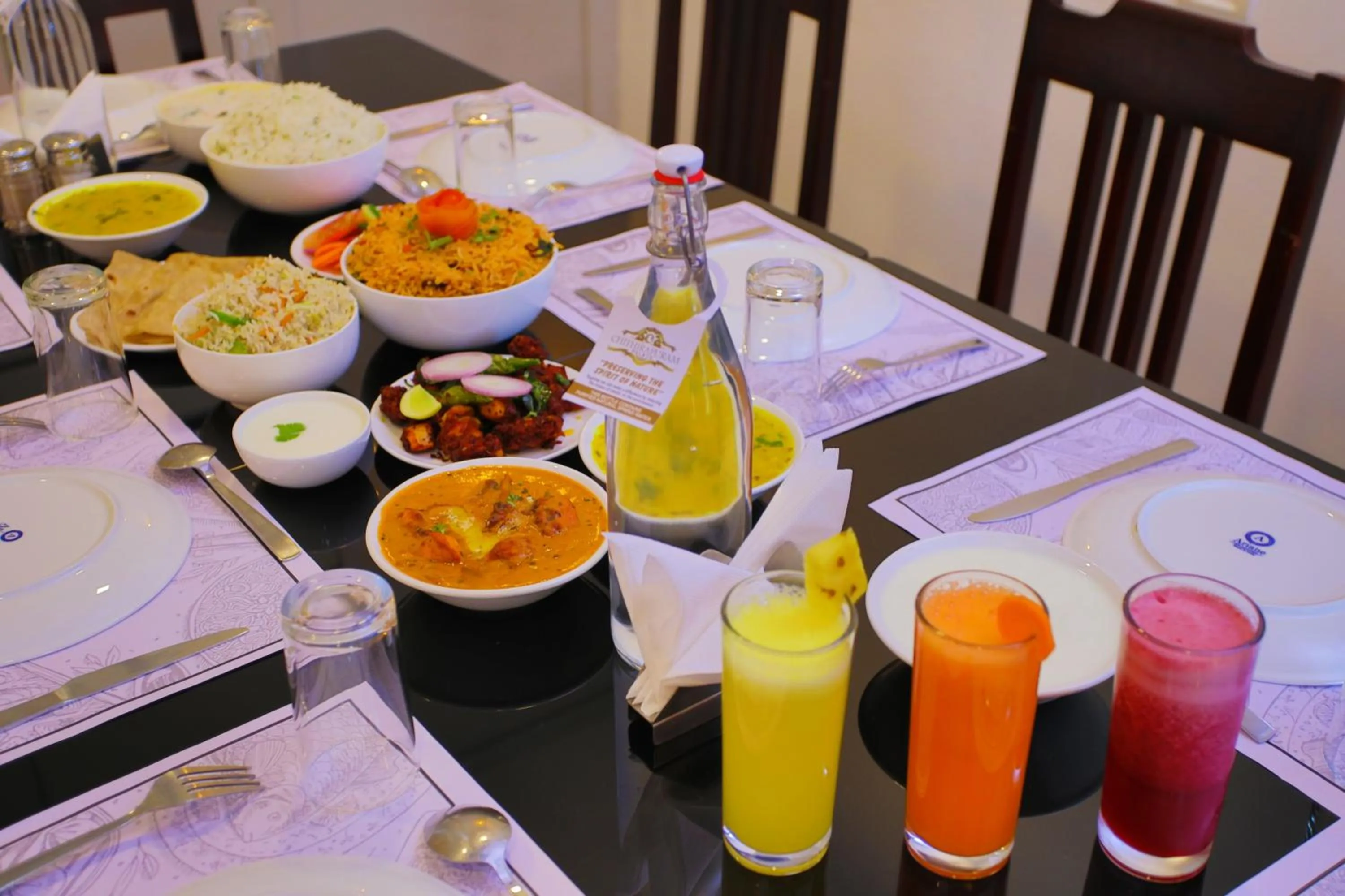 Restaurant/places to eat in Chithirapuram Palace