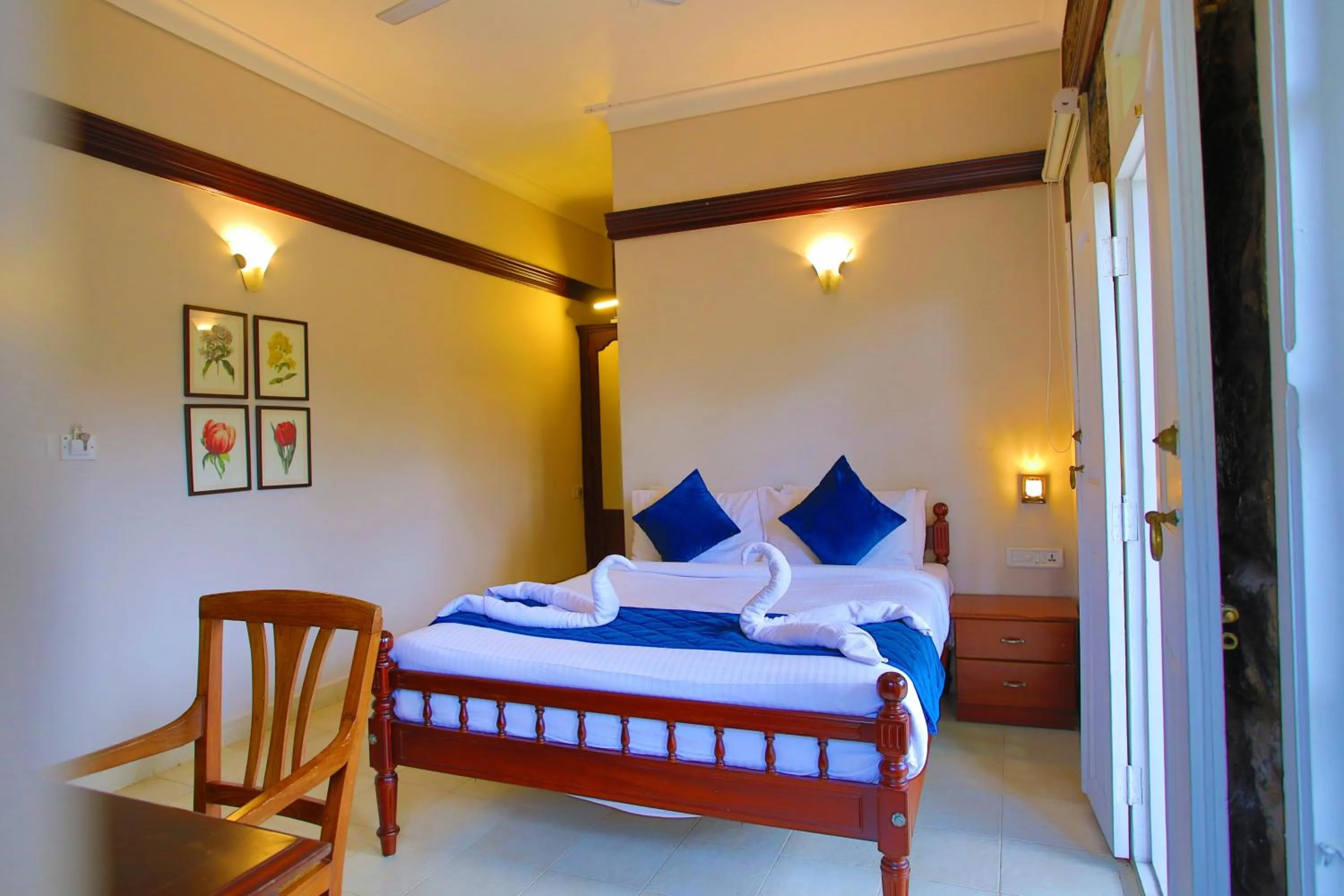 Bedroom, Bed in Chithirapuram Palace