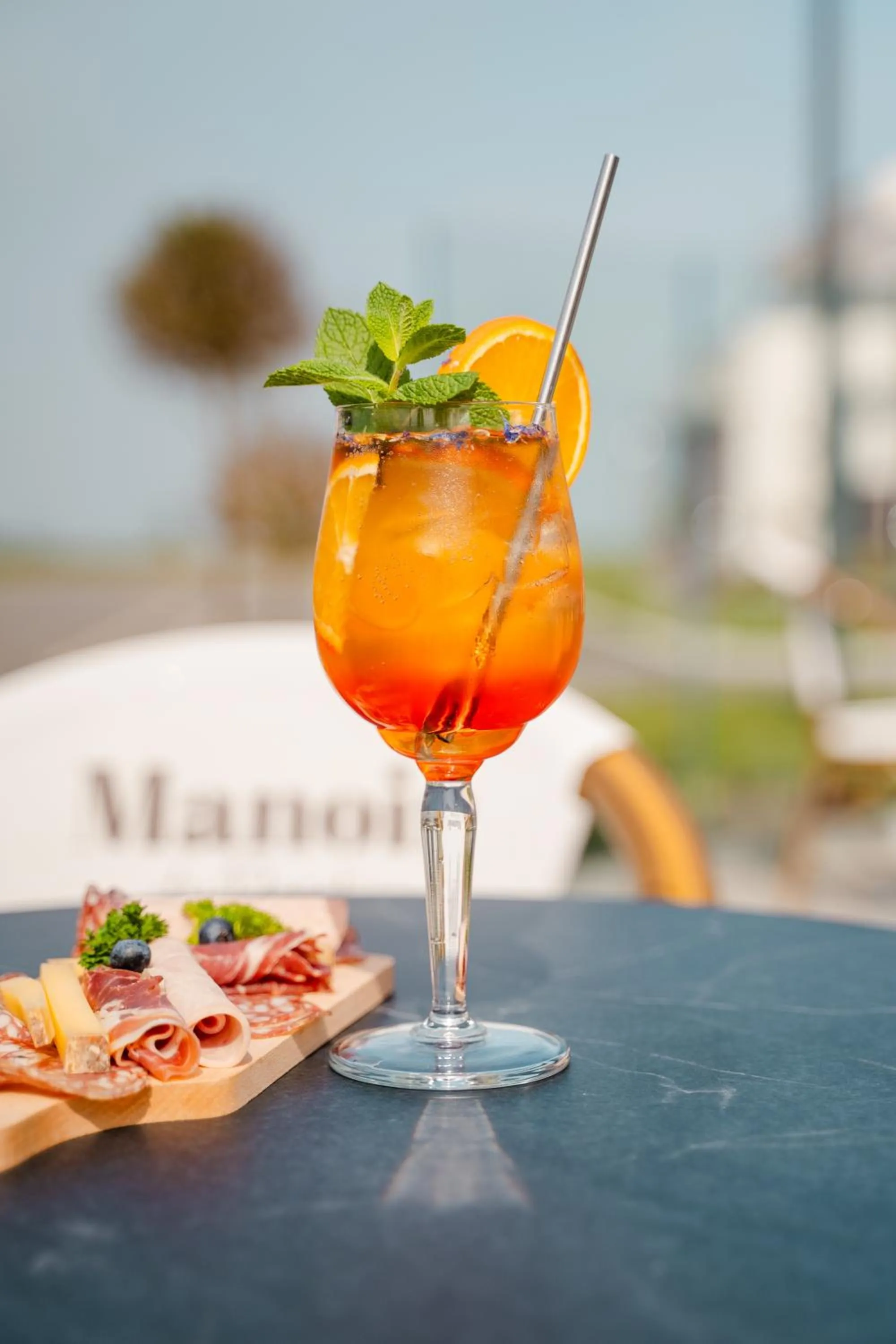 Lounge or bar in Hôtel Le Manoir du Roselier