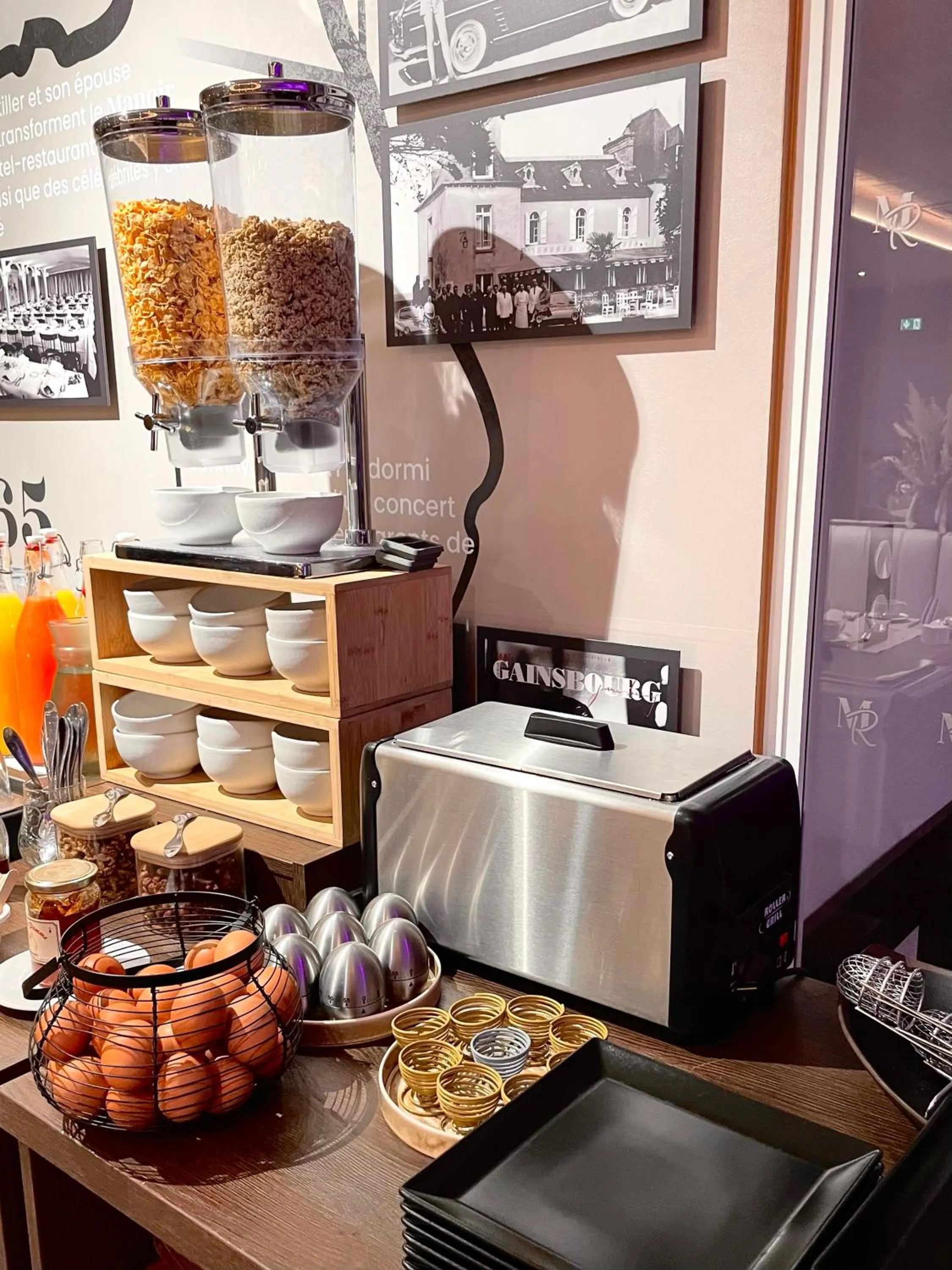 Breakfast in Hôtel Le Manoir du Roselier