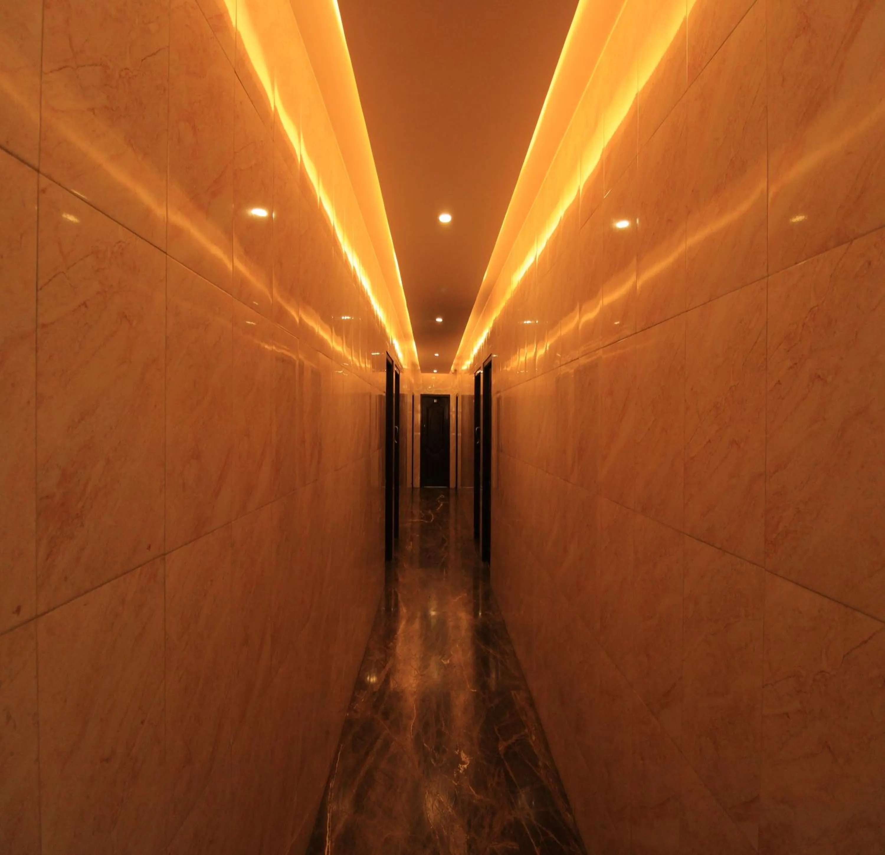 Hotel Rathnavel Towers