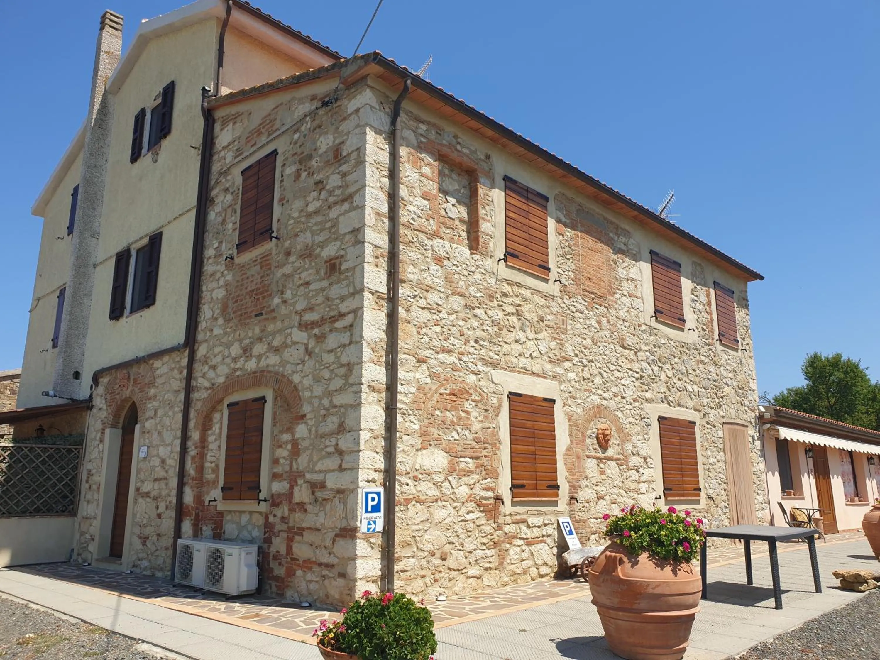 Facade/entrance in Agriturismo Diaccialone