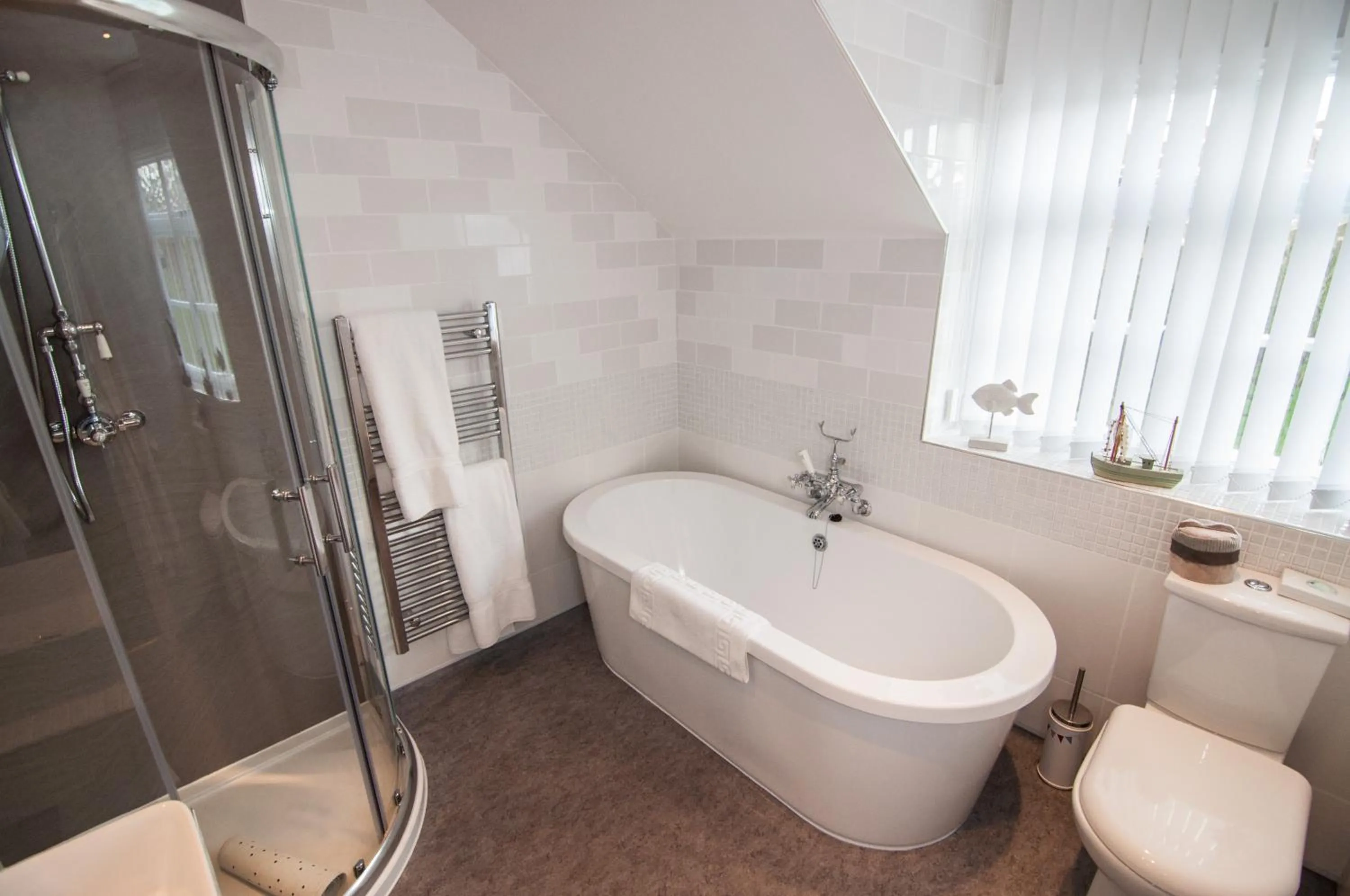 Bathroom in Ellerby Country Inn