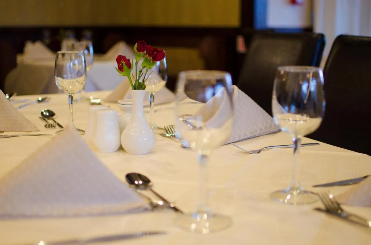 Restaurant/places to eat in Ellerby Country Inn