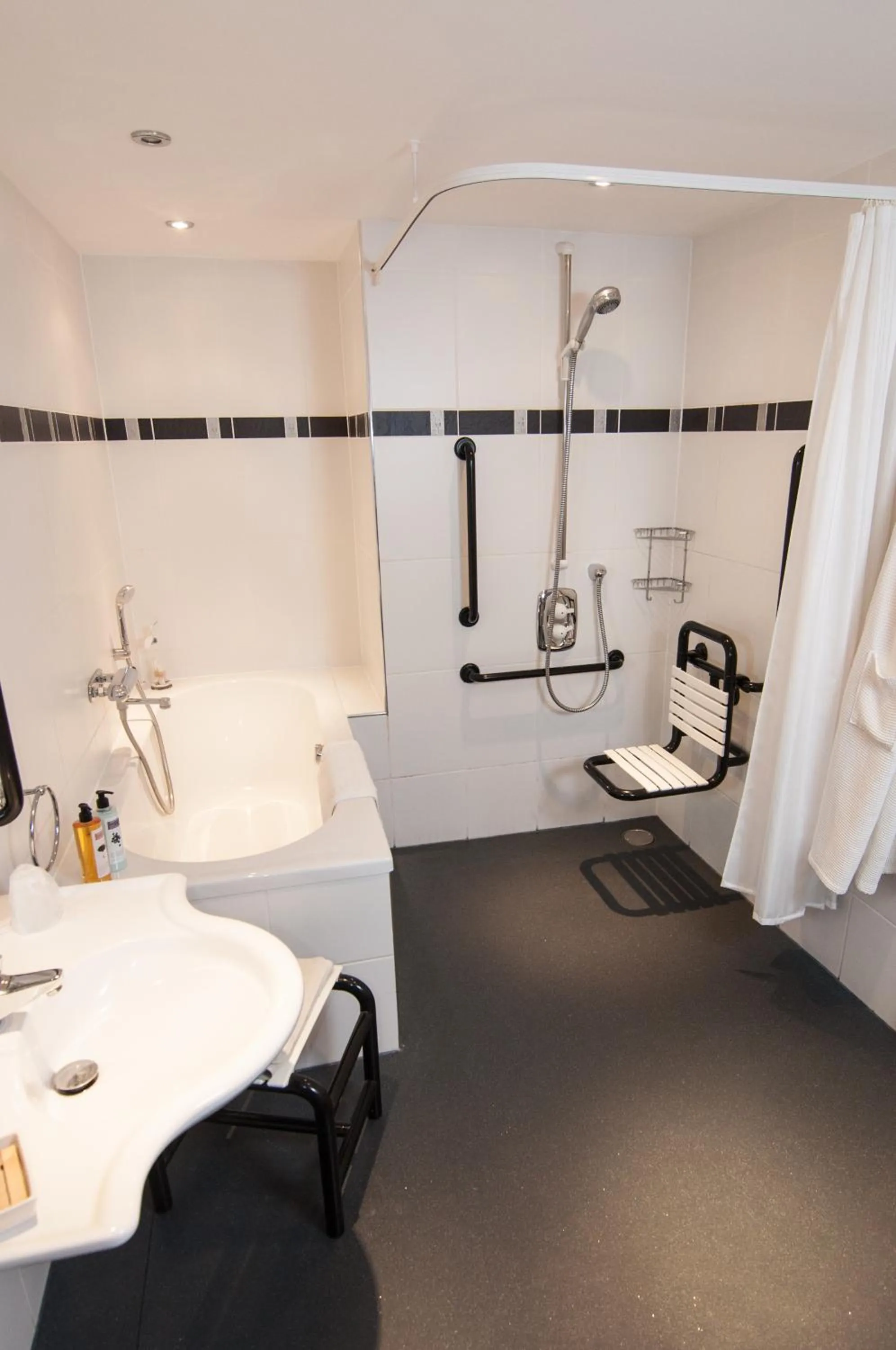 Bathroom in Ellerby Country Inn