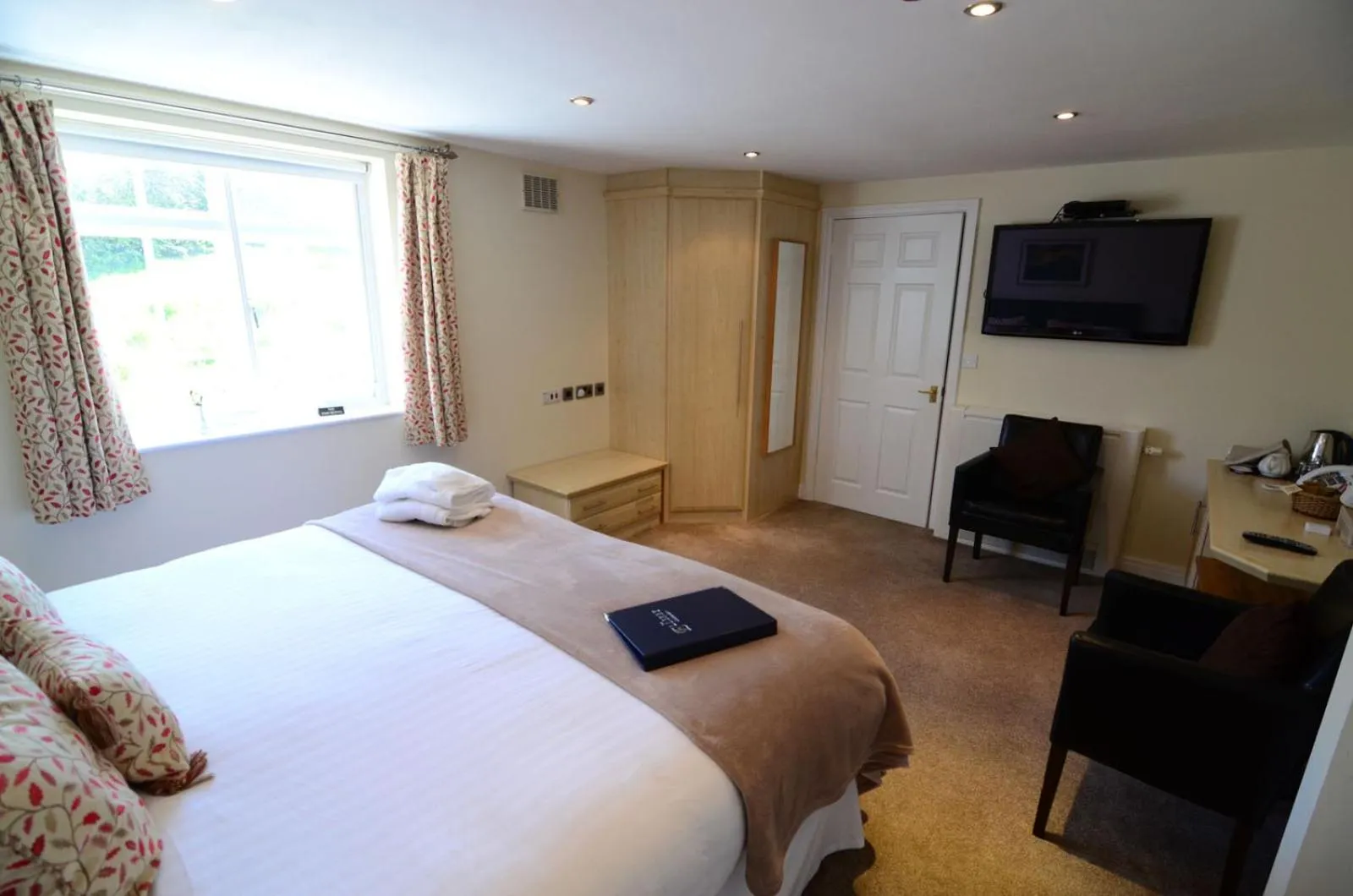 Day, Bed in Ellerby Country Inn