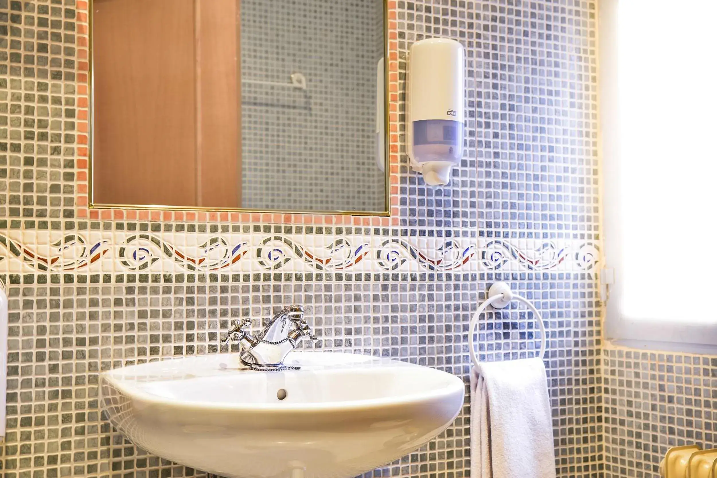 Twin Room - single occupancy in Café Bar Hotel Jefi Twin Room - single occupancy in Café Bar Hotel Jefi