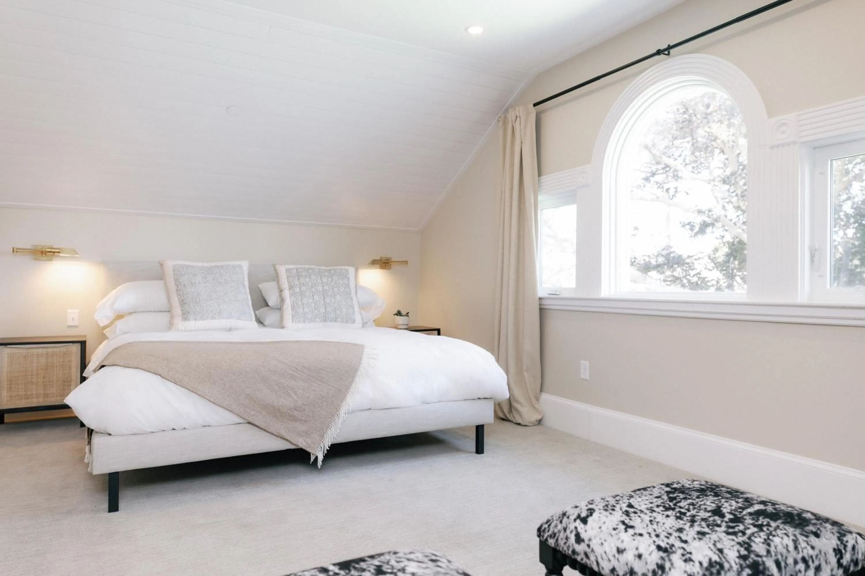 Bed in The Bell Inn