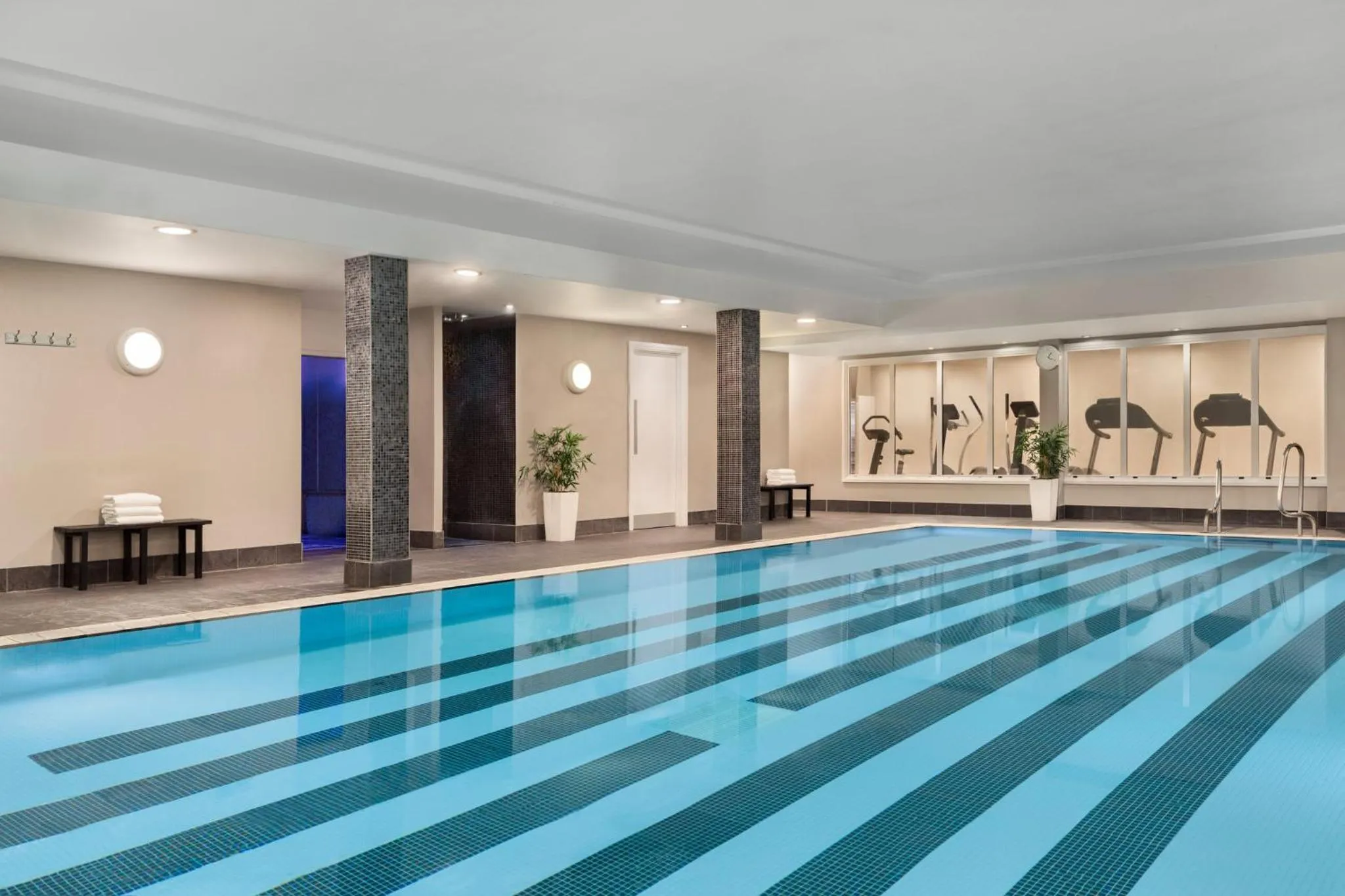 Swimming pool in Holiday Inn Birmingham Airport - NEC by IHG