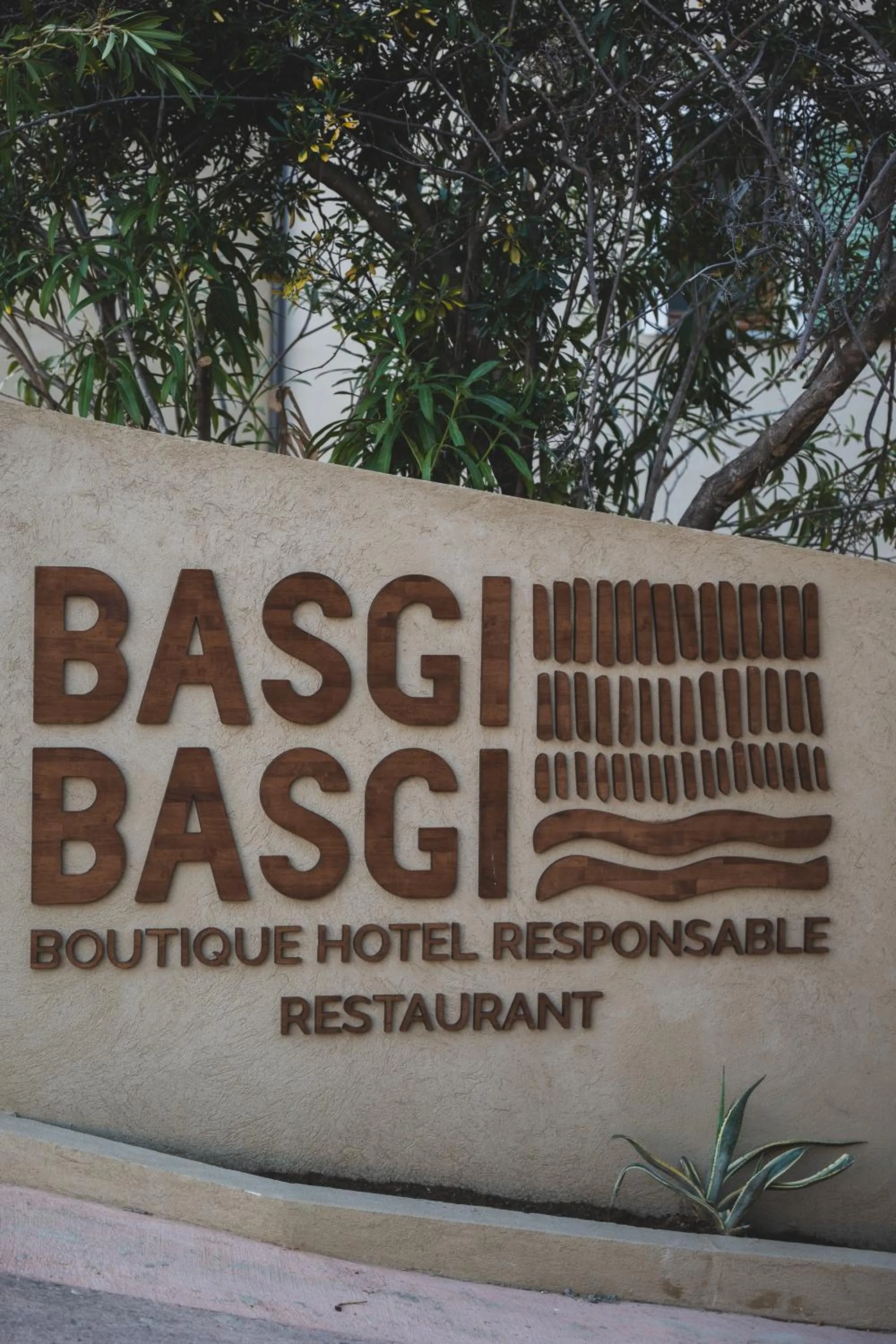 Property building in Boutique Hôtel Responsable et Restaurant Basgi Basgi