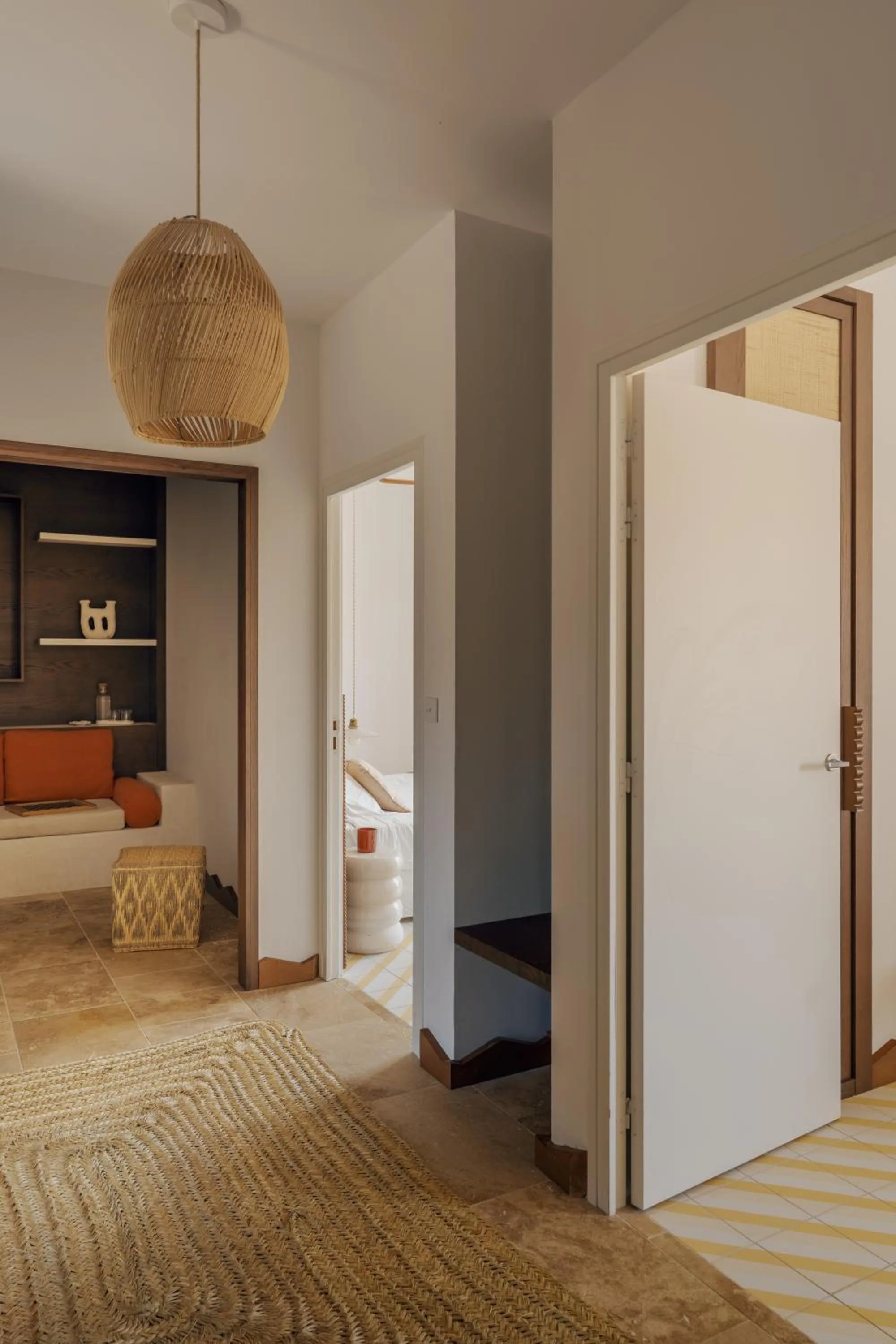 Living room, Bed in Boutique Hôtel Responsable et Restaurant Basgi Basgi