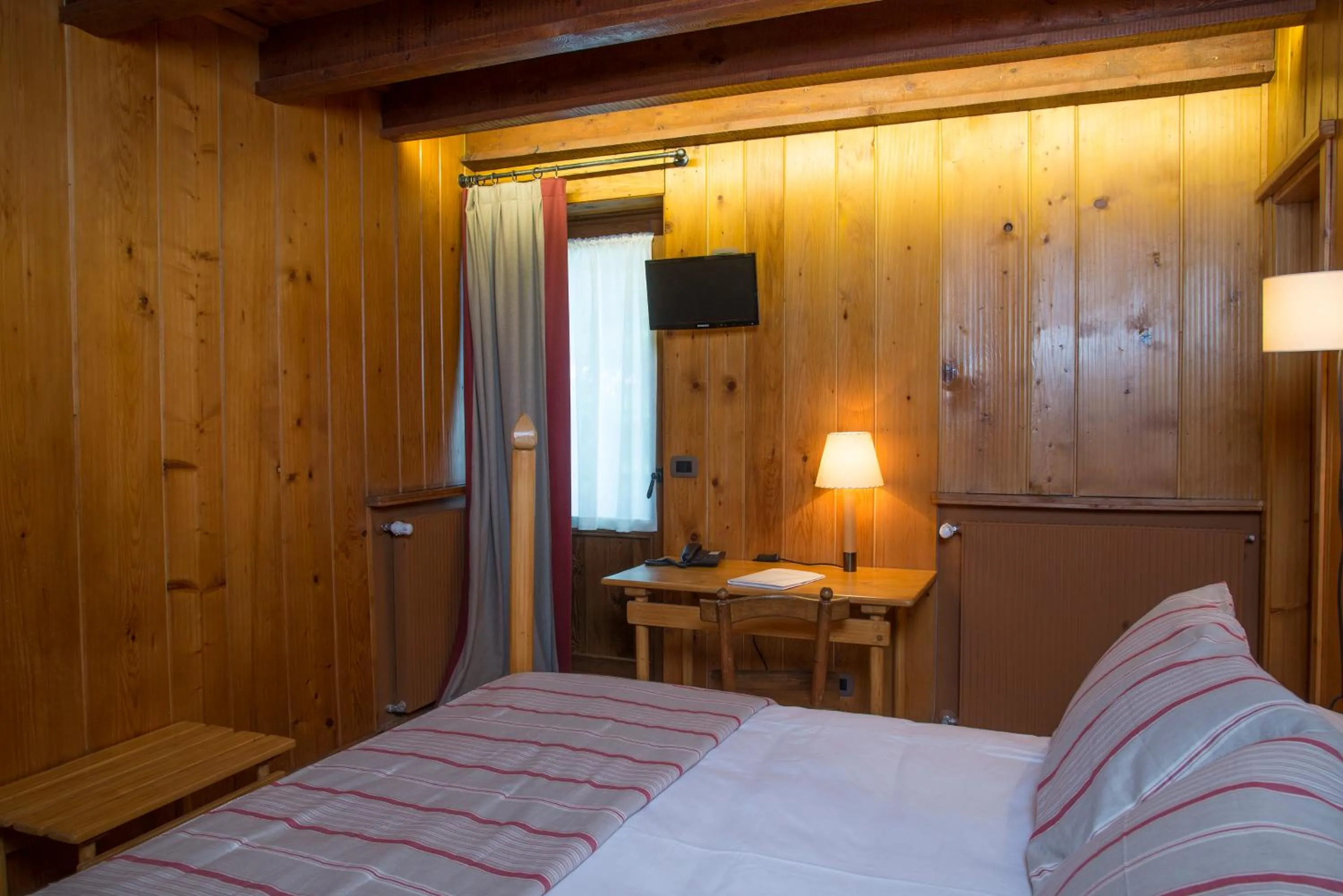 Bedroom, Bed in Albergo Ristorante Bucaneve