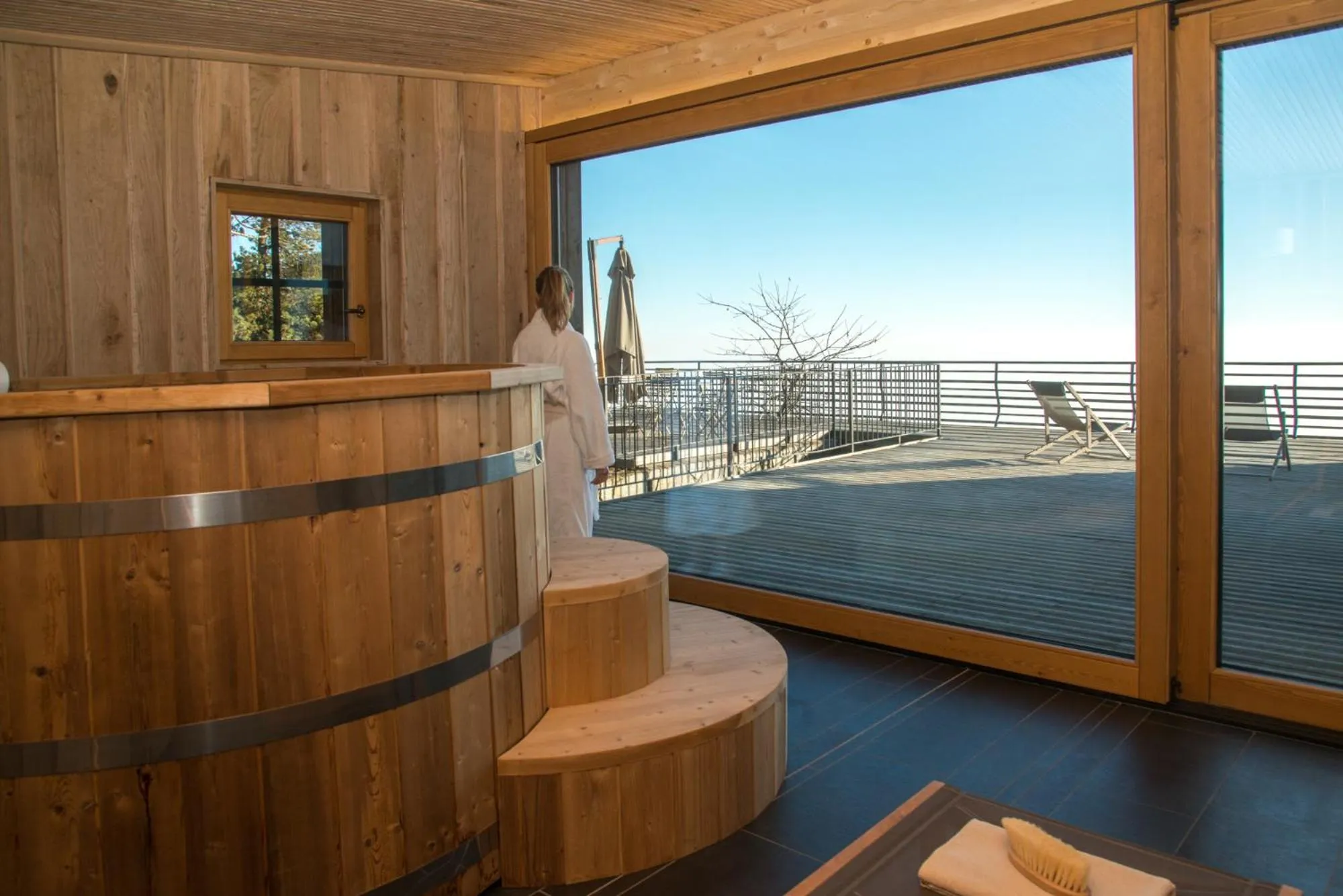 Hot Tub, Bed in Albergo Ristorante Bucaneve