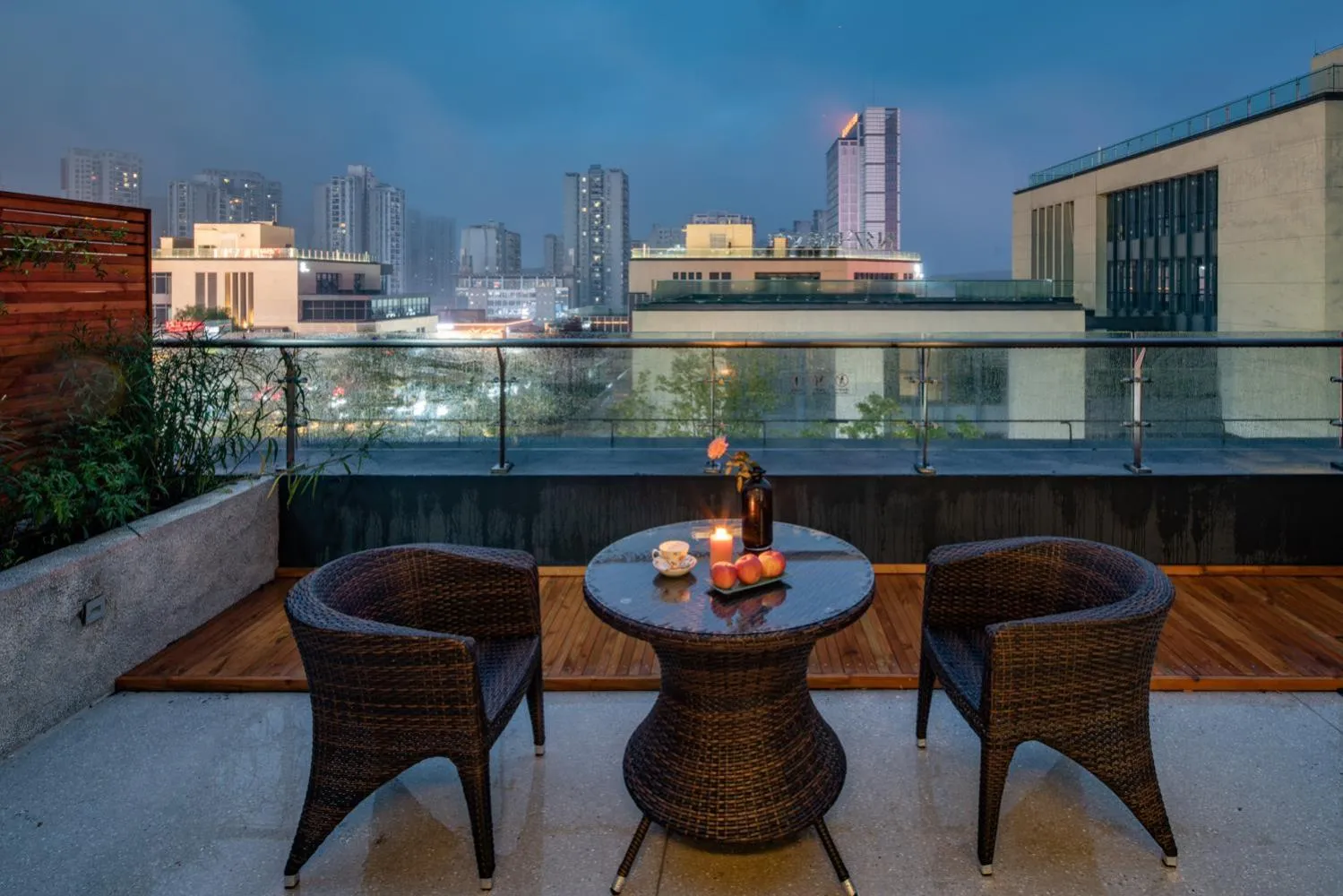 Night in Wuyu Hotel - Chongqing Jiangbei Airport & Light Rail