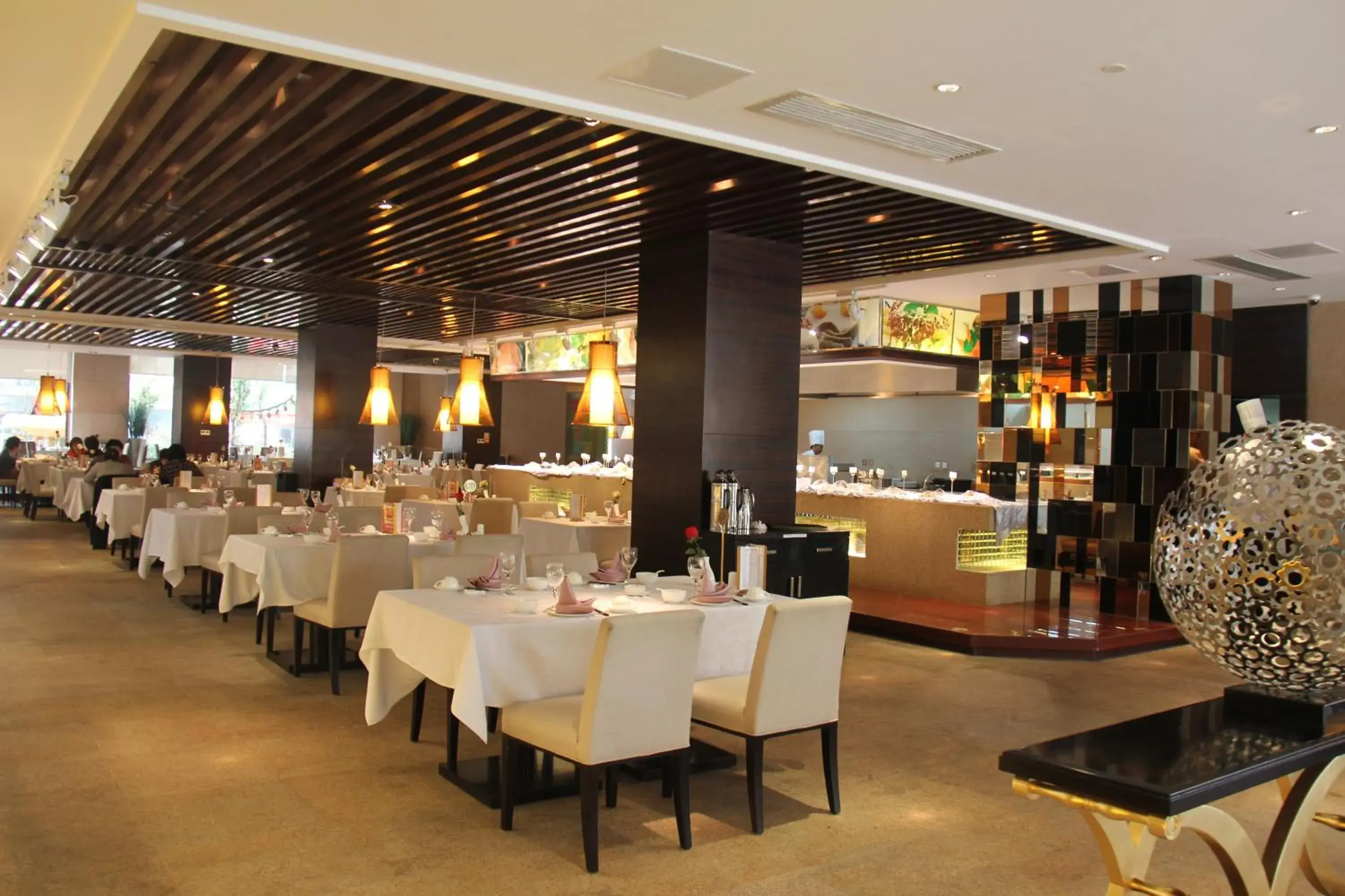 Restaurant/places to eat in Ramada Plaza Weifang Restaurant/places to eat in Ramada Plaza Weifang