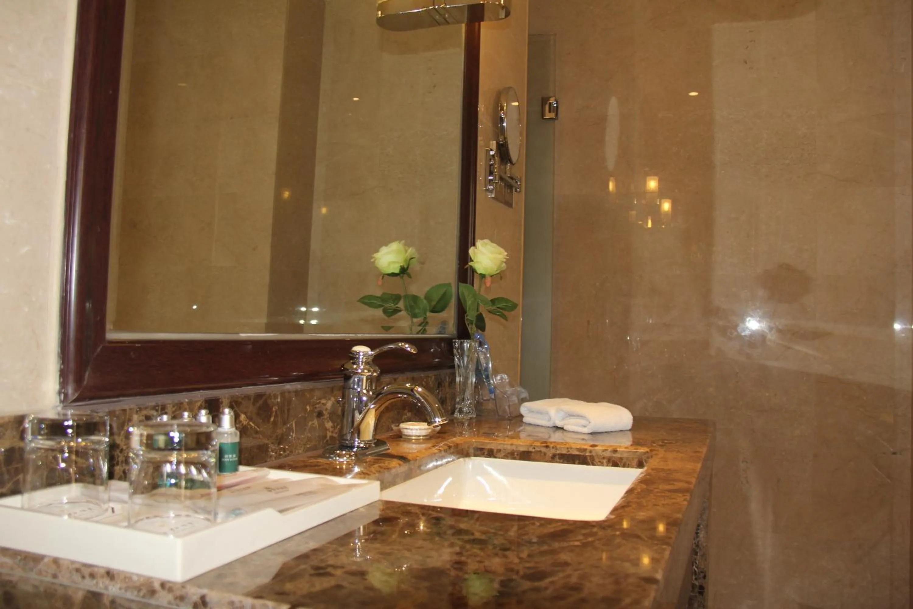 Bathroom in Ramada Plaza Weifang