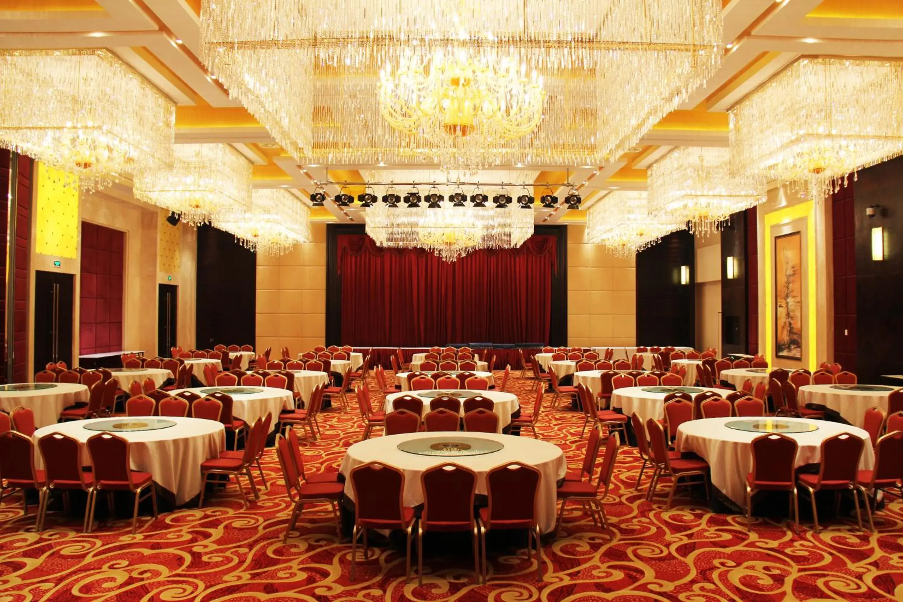 Restaurant/places to eat in Ramada Plaza Weifang Restaurant/places to eat in Ramada Plaza Weifang