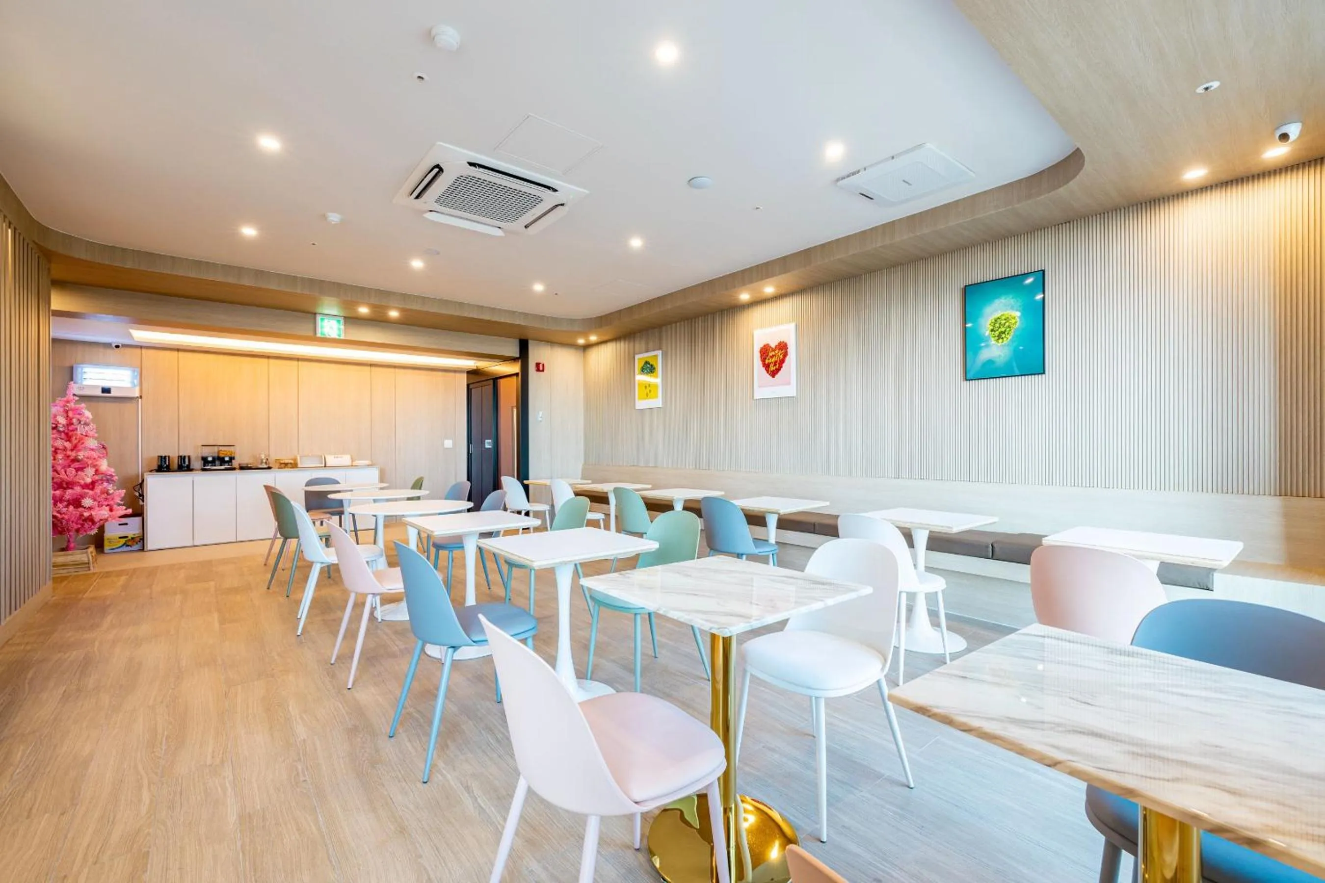 Restaurant/places to eat in Hound Hotel Ulsan