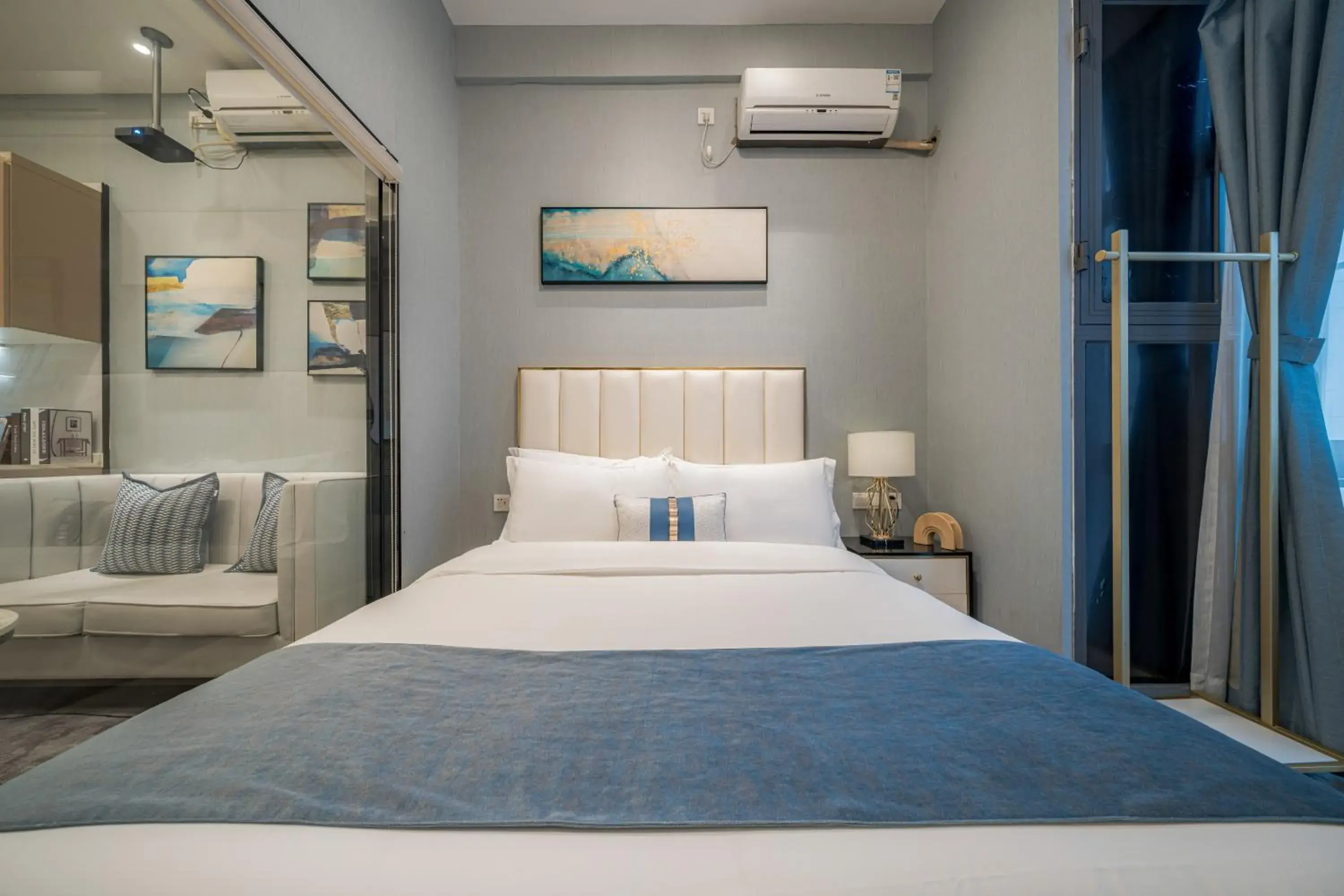 Bedroom, Bed in Gepai Executive Apartment - Shenzhen Futian Convention and Exhibition Center Bedroom, Bed in Gepai Executive Apartment - Shenzhen Futian Convention and Exhibition Center