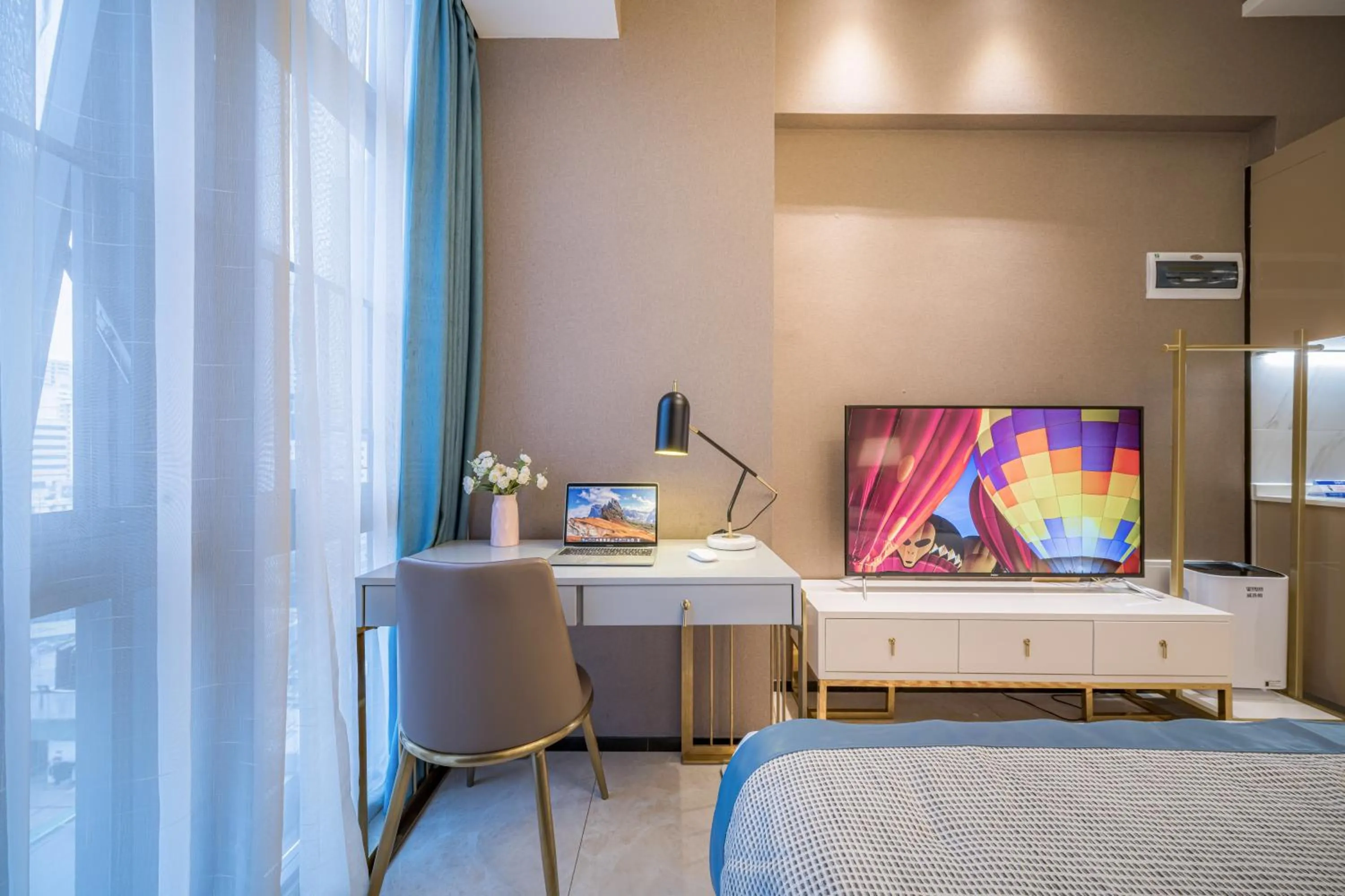 TV and multimedia, Bed in Gepai Executive Apartment - Shenzhen Futian Convention and Exhibition Center
