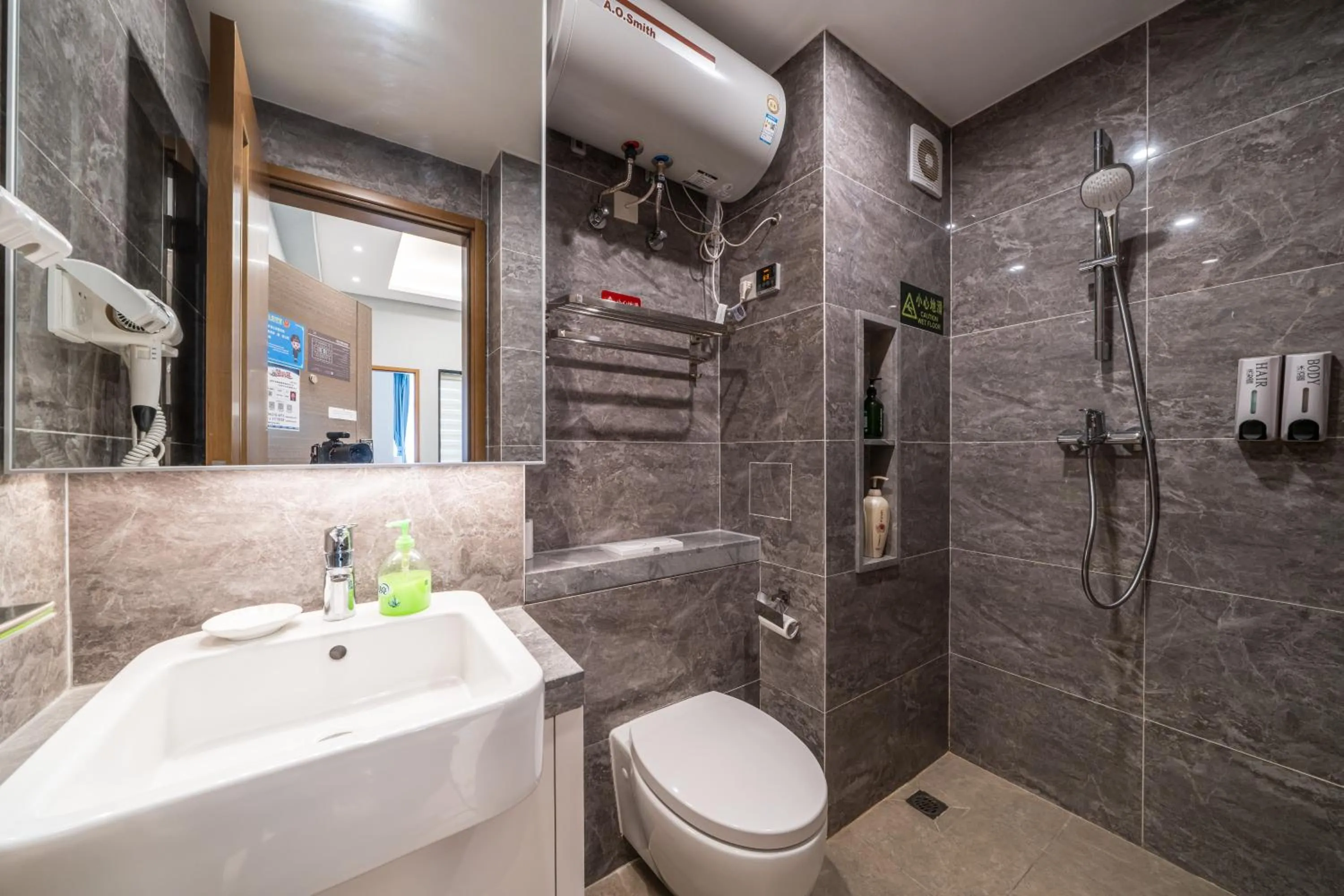 Toilet in Gepai Executive Apartment - Shenzhen Futian Convention and Exhibition Center