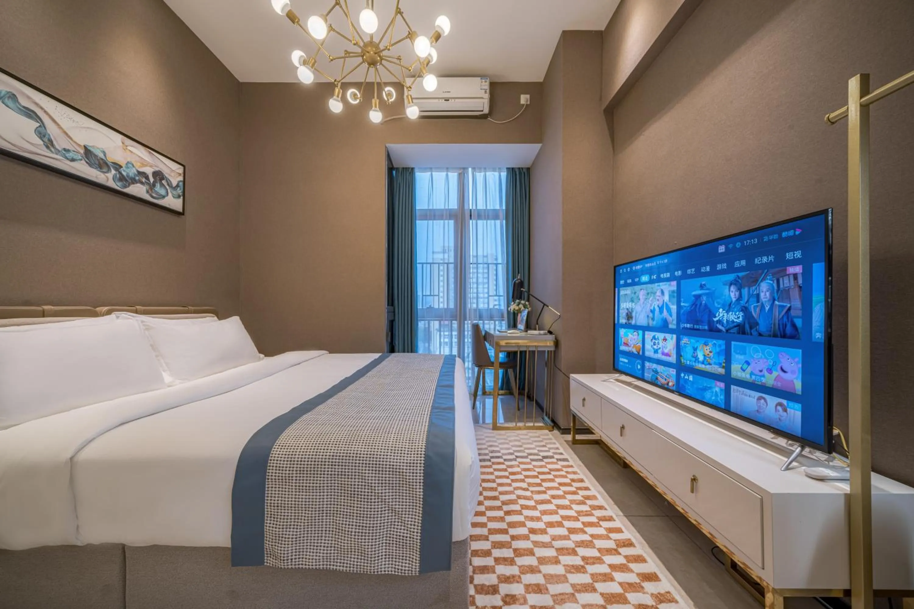 Bed in Gepai Executive Apartment - Shenzhen Futian Convention and Exhibition Center