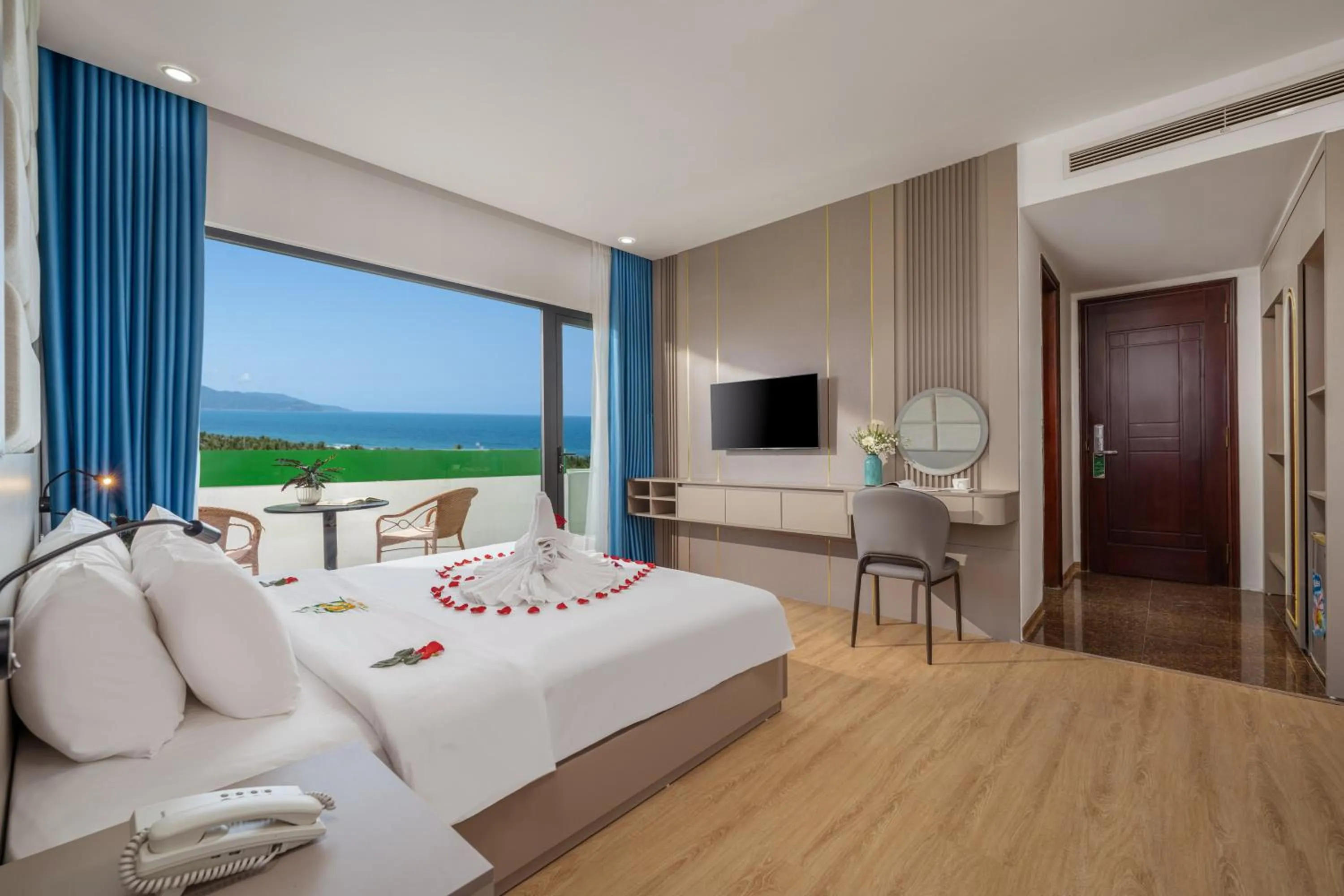 Bedroom, Bed in Fansipan Da Nang Hotel