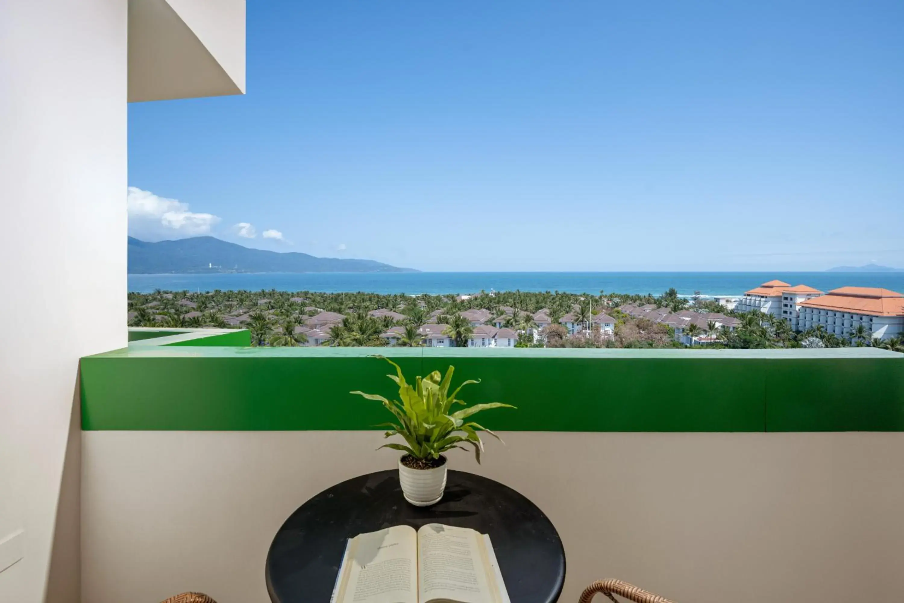 Twin Room with Sea View in ELC Da Nang Hotel & Spa Twin Room with Sea View in ELC Da Nang Hotel & Spa