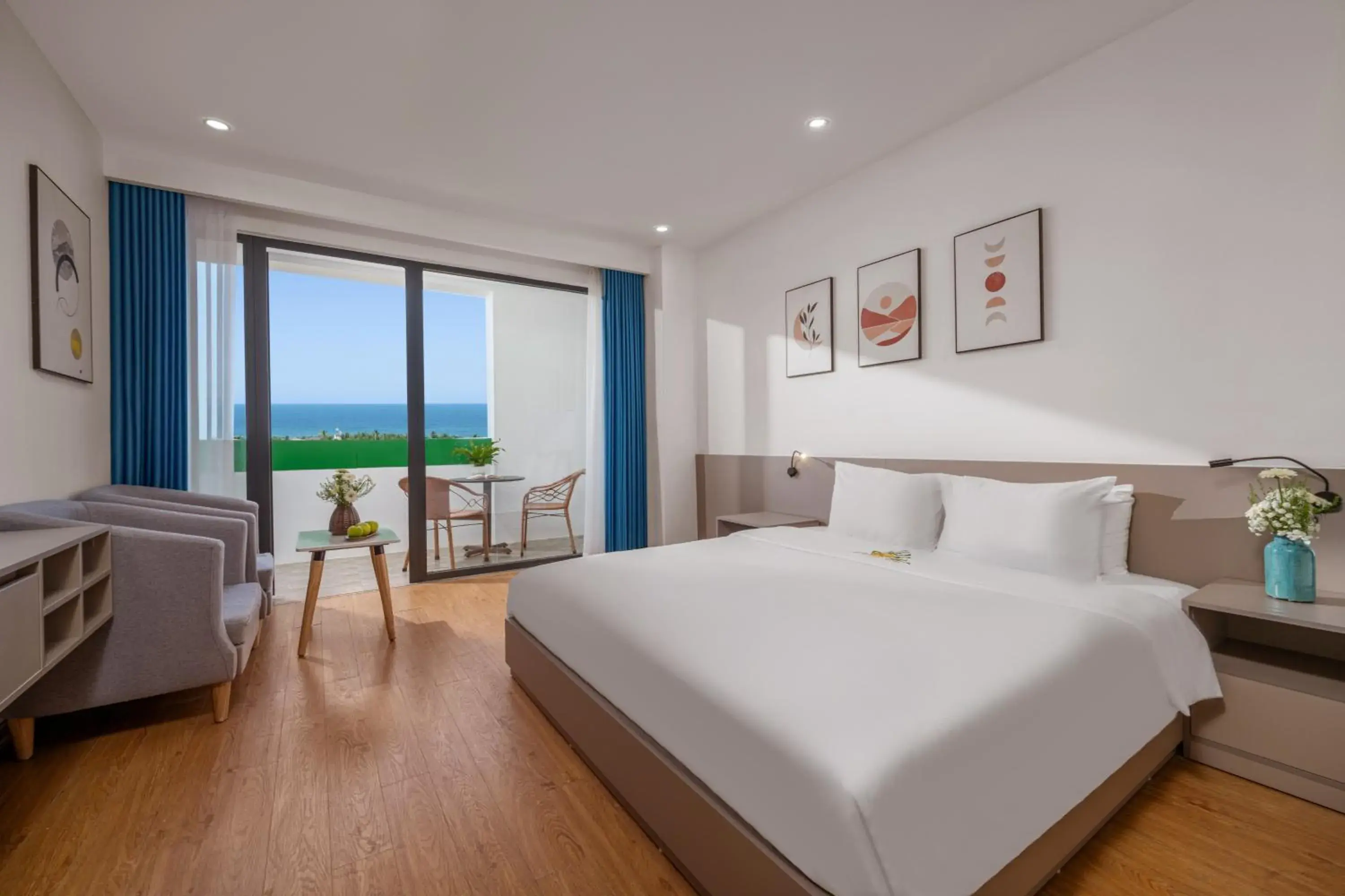 Double Room with Balcony and Sea View in ELC Da Nang Hotel & Spa Double Room with Balcony and Sea View in ELC Da Nang Hotel & Spa