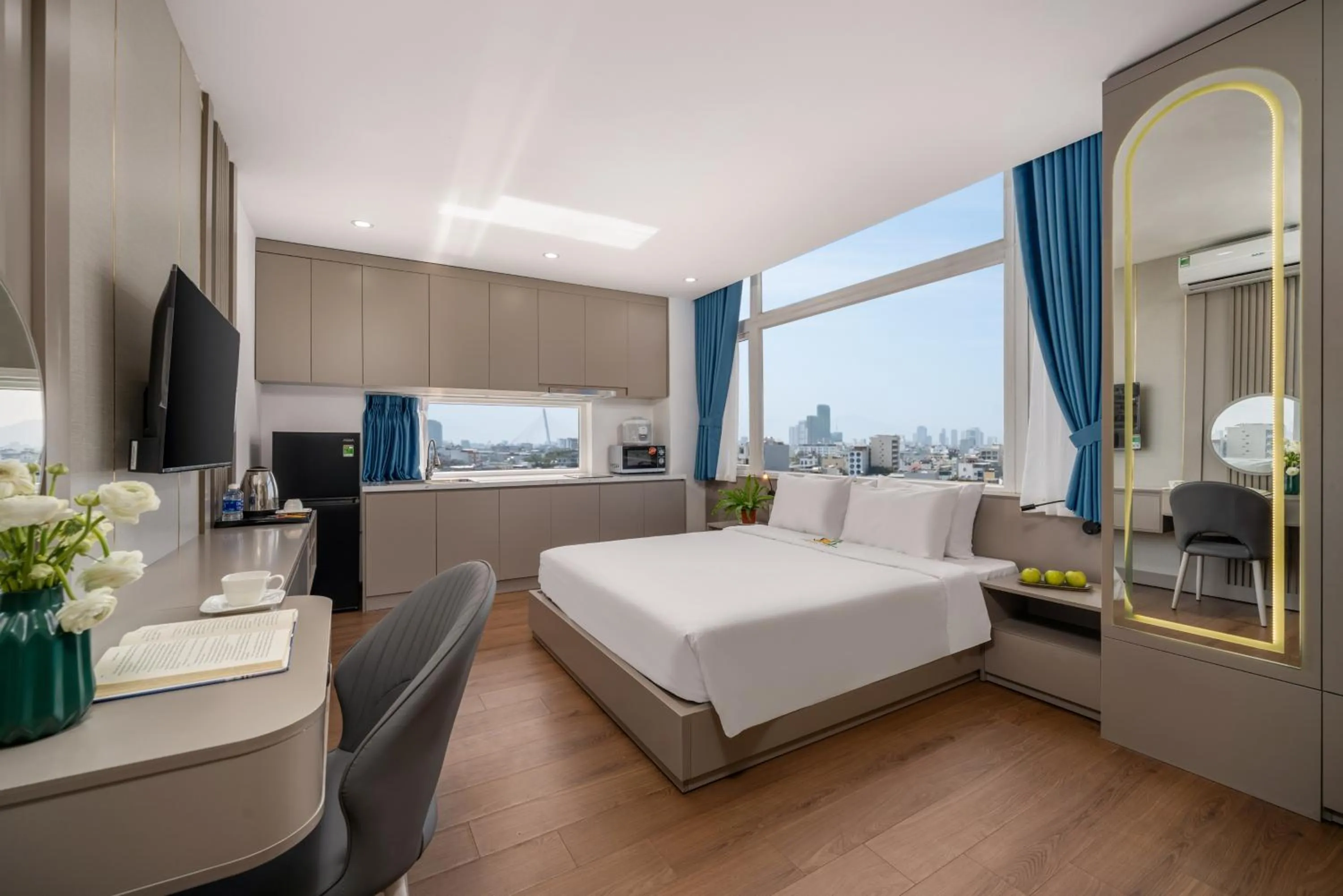 Photo of the whole room, Bed in Fansipan Da Nang Hotel