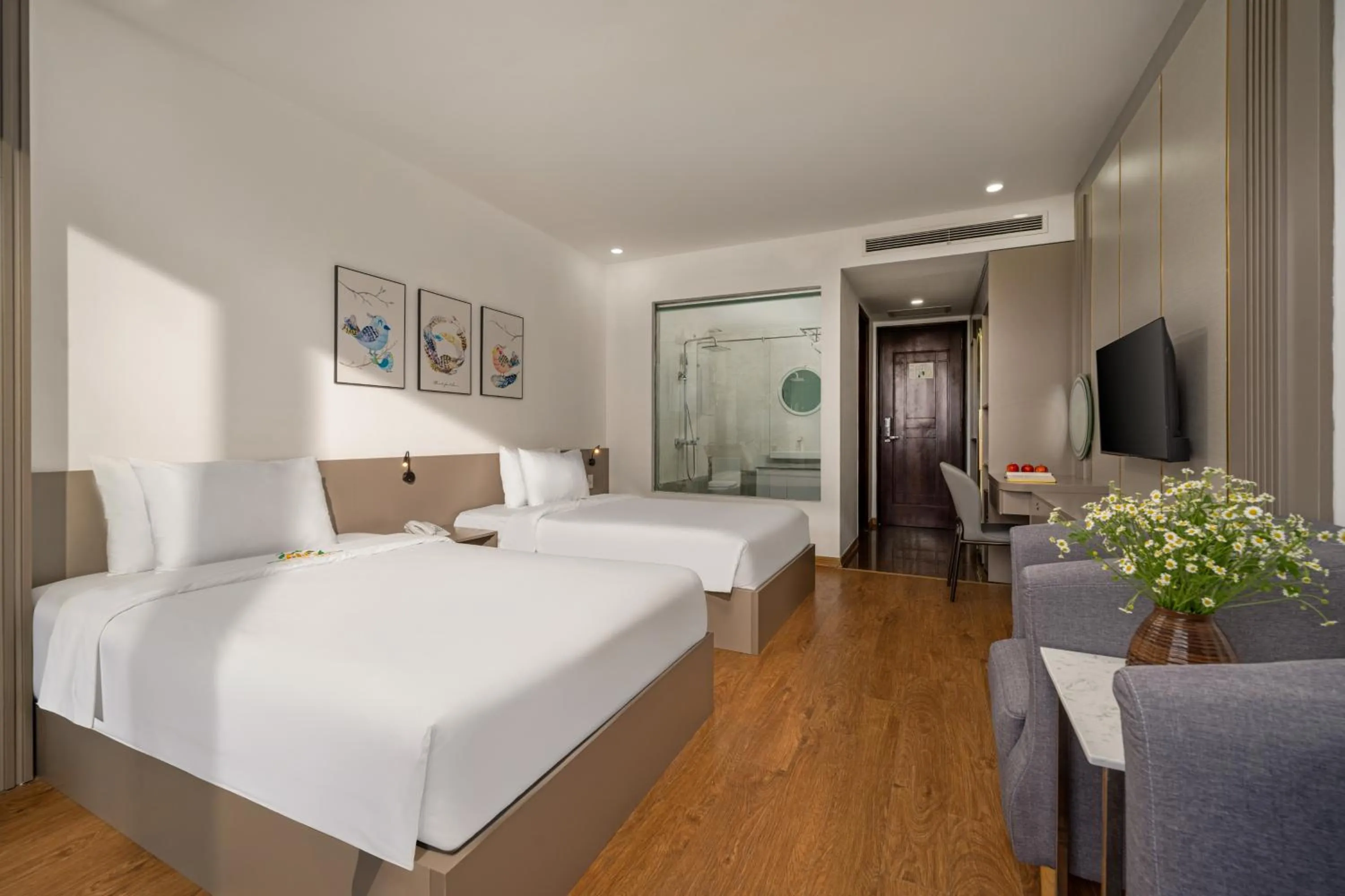 Living room, Bed in Fansipan Da Nang Hotel