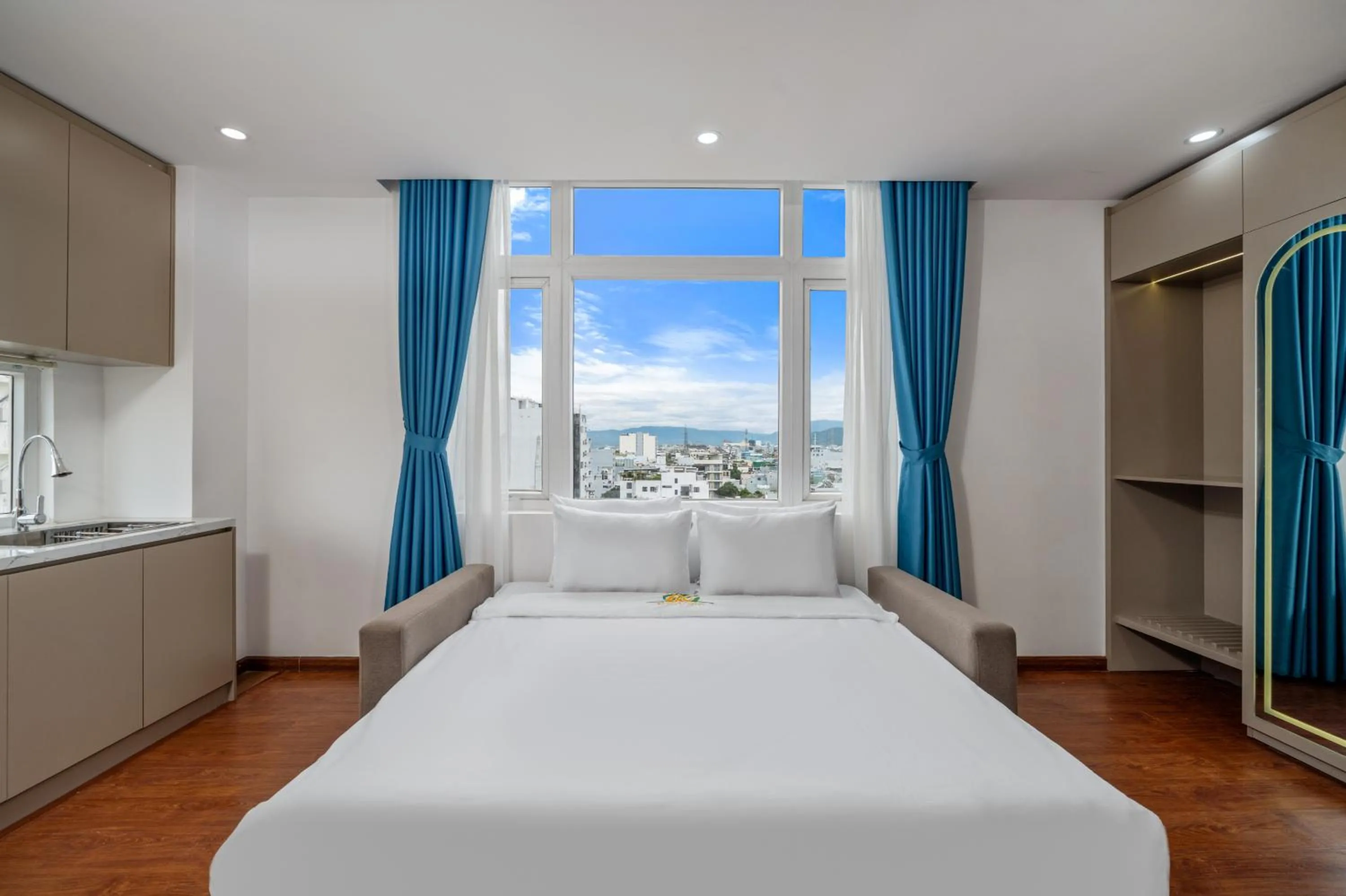 Bed in Fansipan Da Nang Hotel