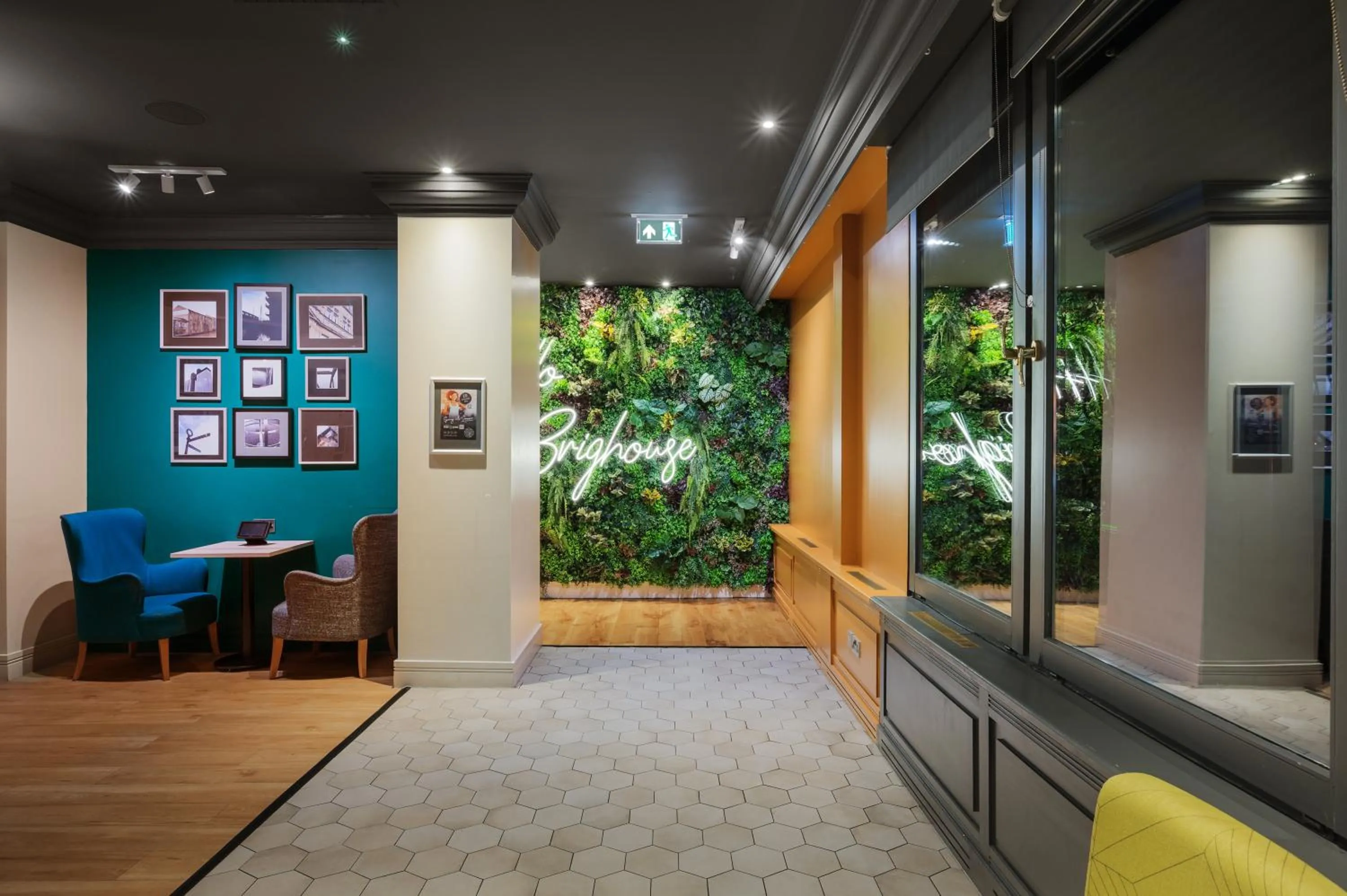 Restaurant/places to eat in Holiday Inn Leeds Brighouse by IHG