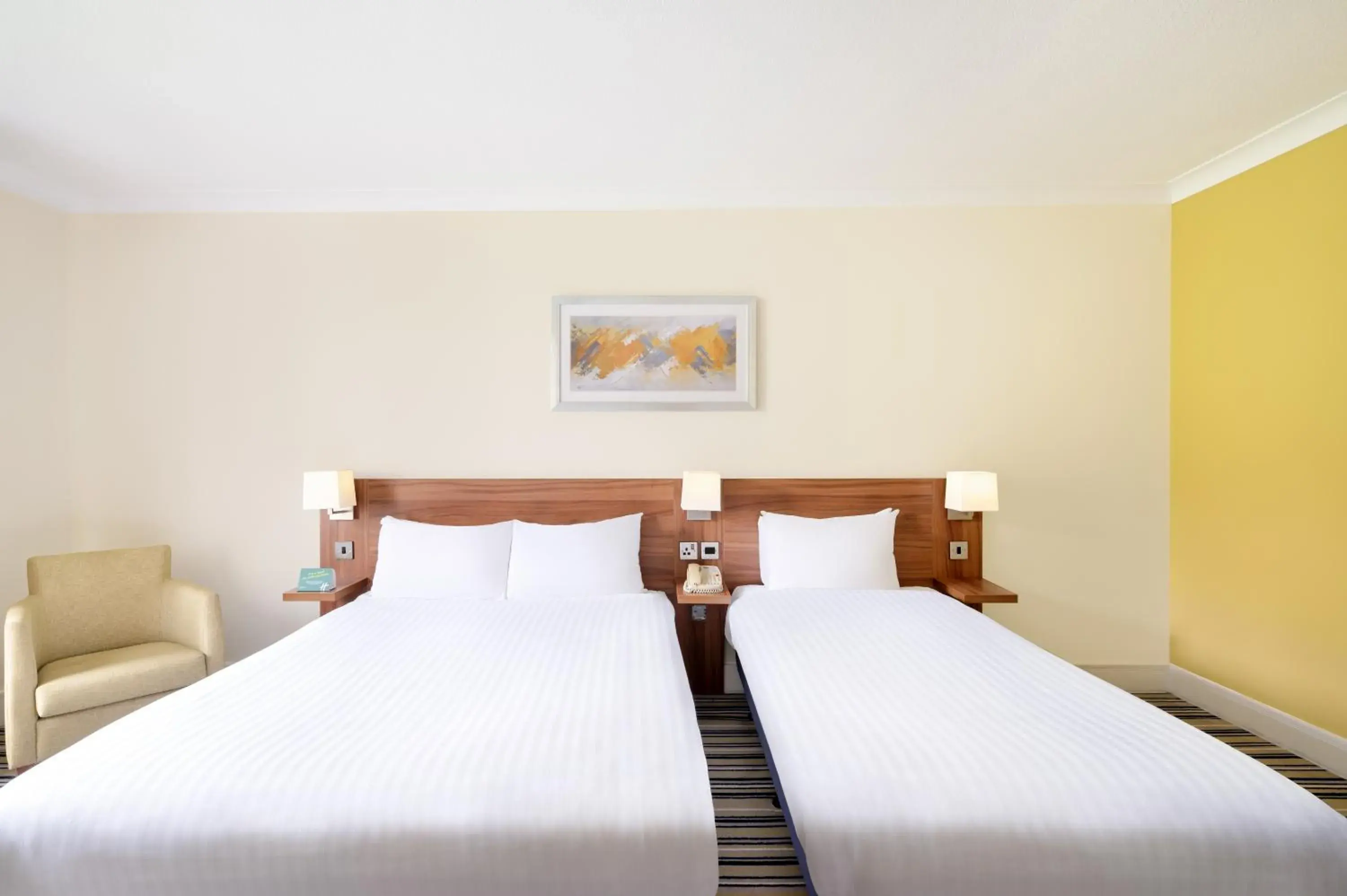 Bed in Holiday Inn Leeds Brighouse by IHG Bed in Holiday Inn Leeds Brighouse by IHG