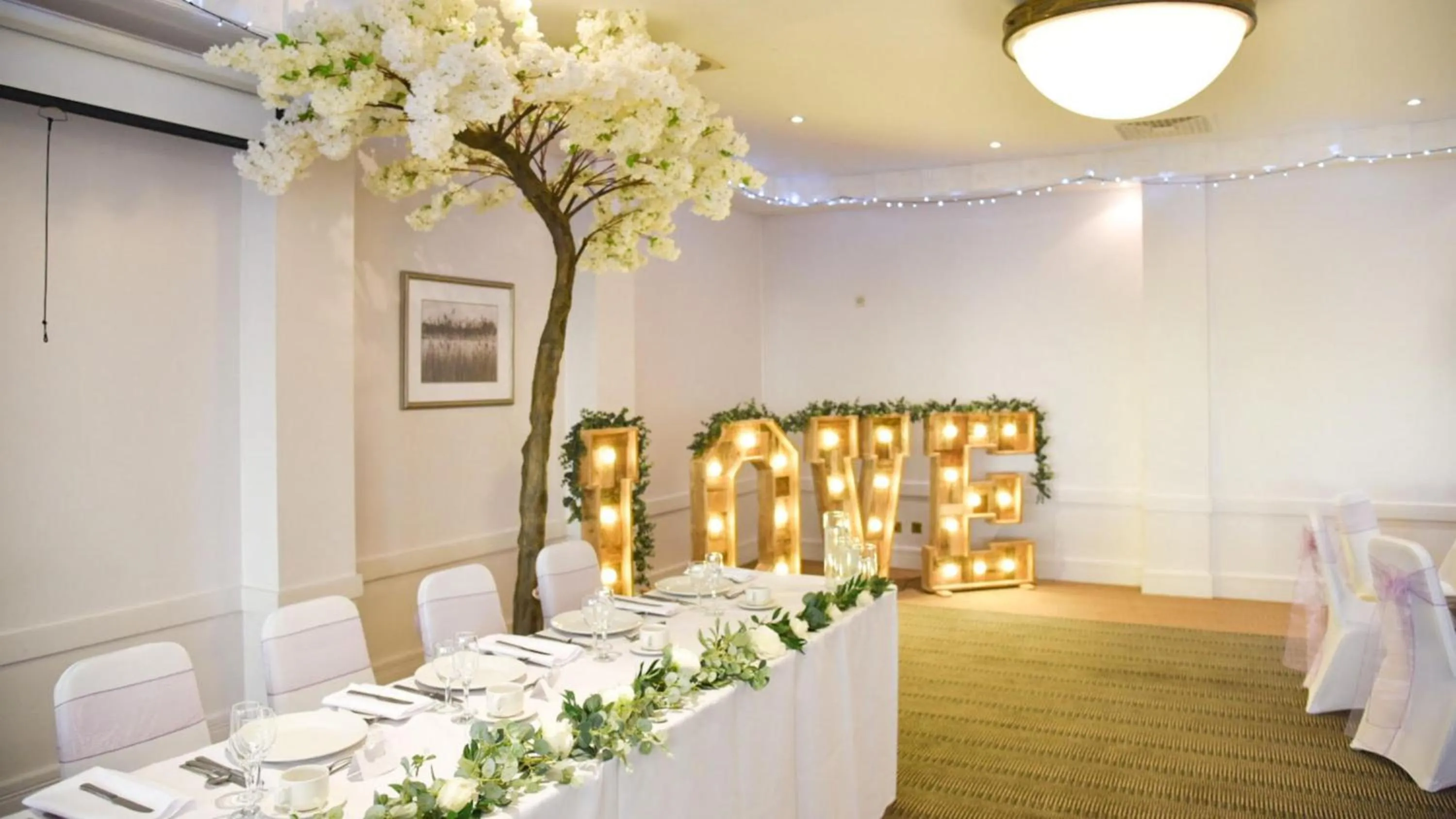 Meeting/conference room in Holiday Inn Leeds Brighouse by IHG