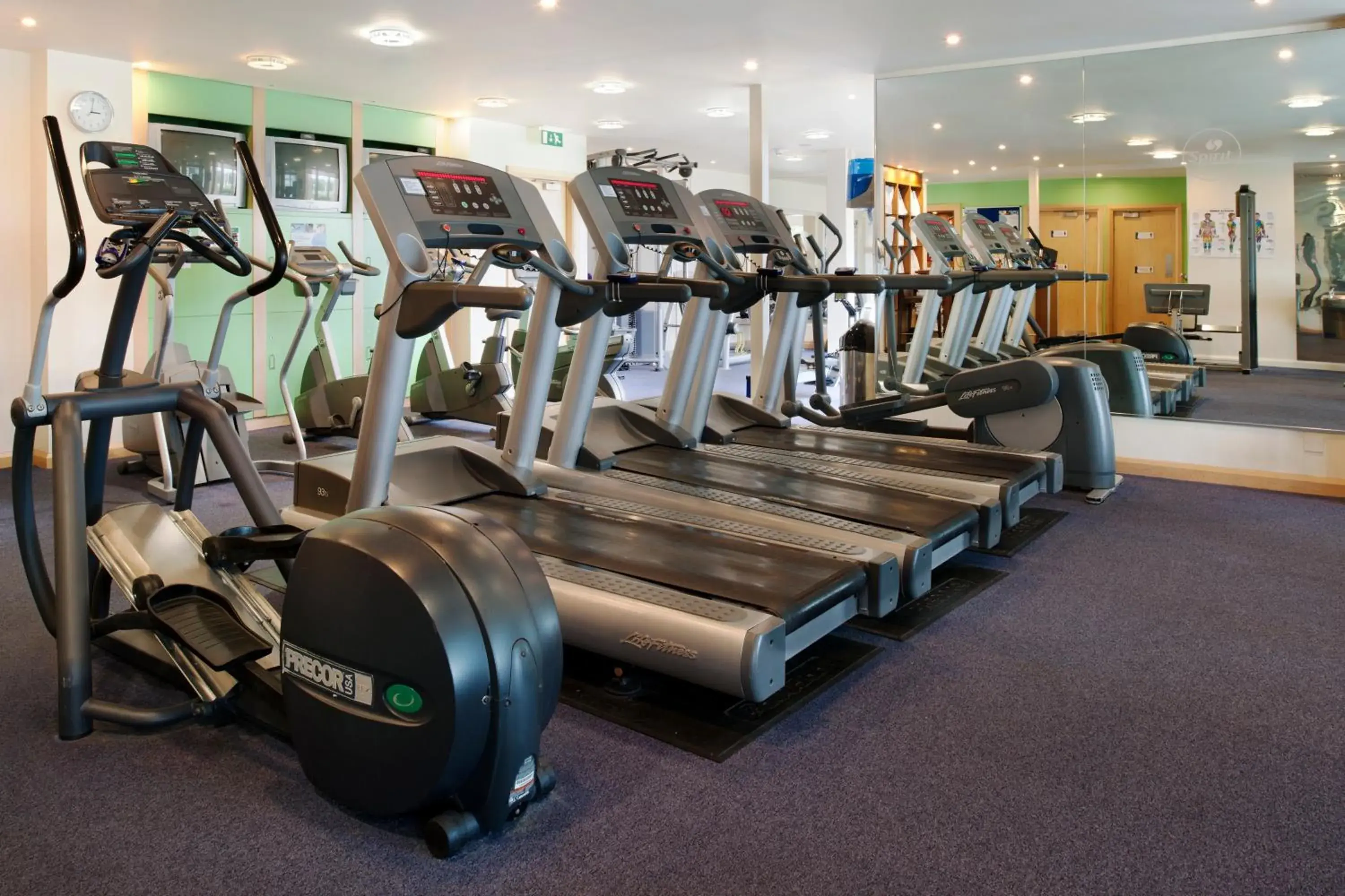 Spa and wellness centre/facilities in Holiday Inn Leeds Brighouse by IHG Spa and wellness centre/facilities in Holiday Inn Leeds Brighouse by IHG